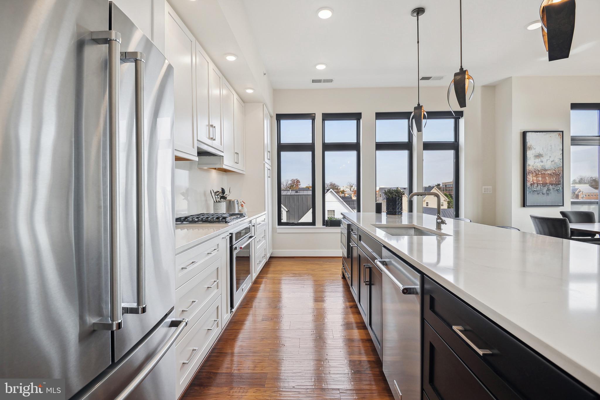 4 Stationmaster STREET SE Unit: 404