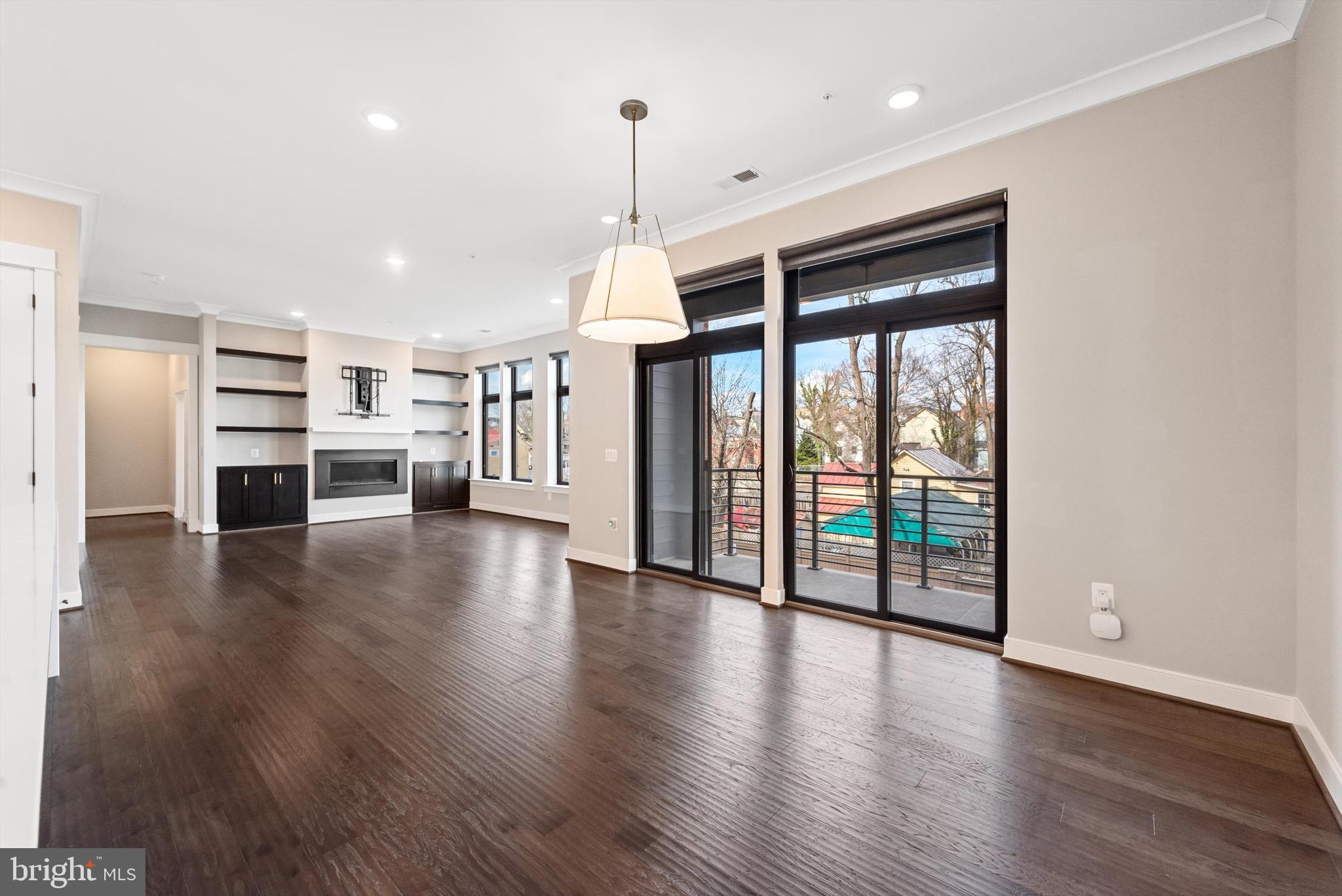 2 Stationmaster St SE #204