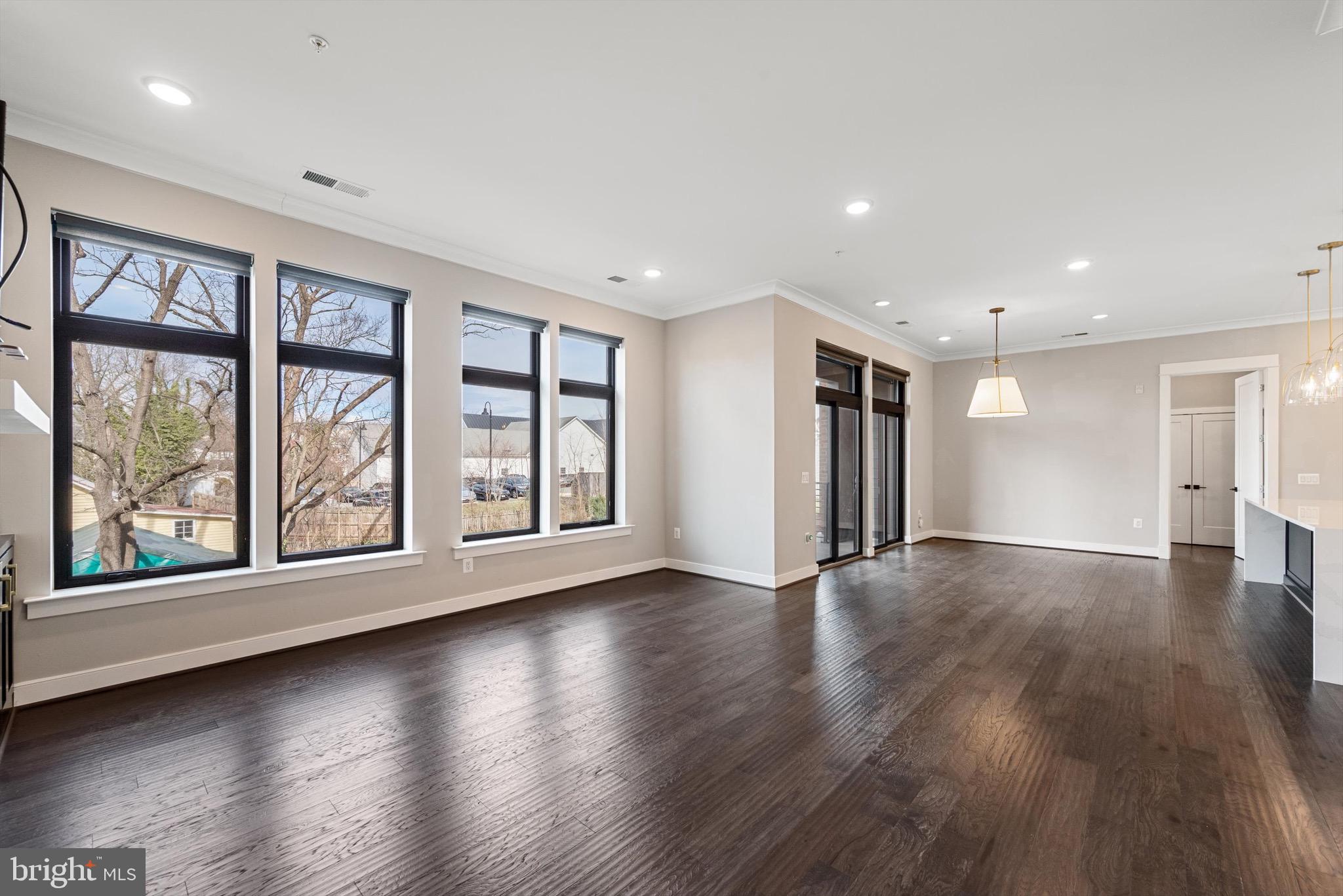 2 Stationmaster St SE #204