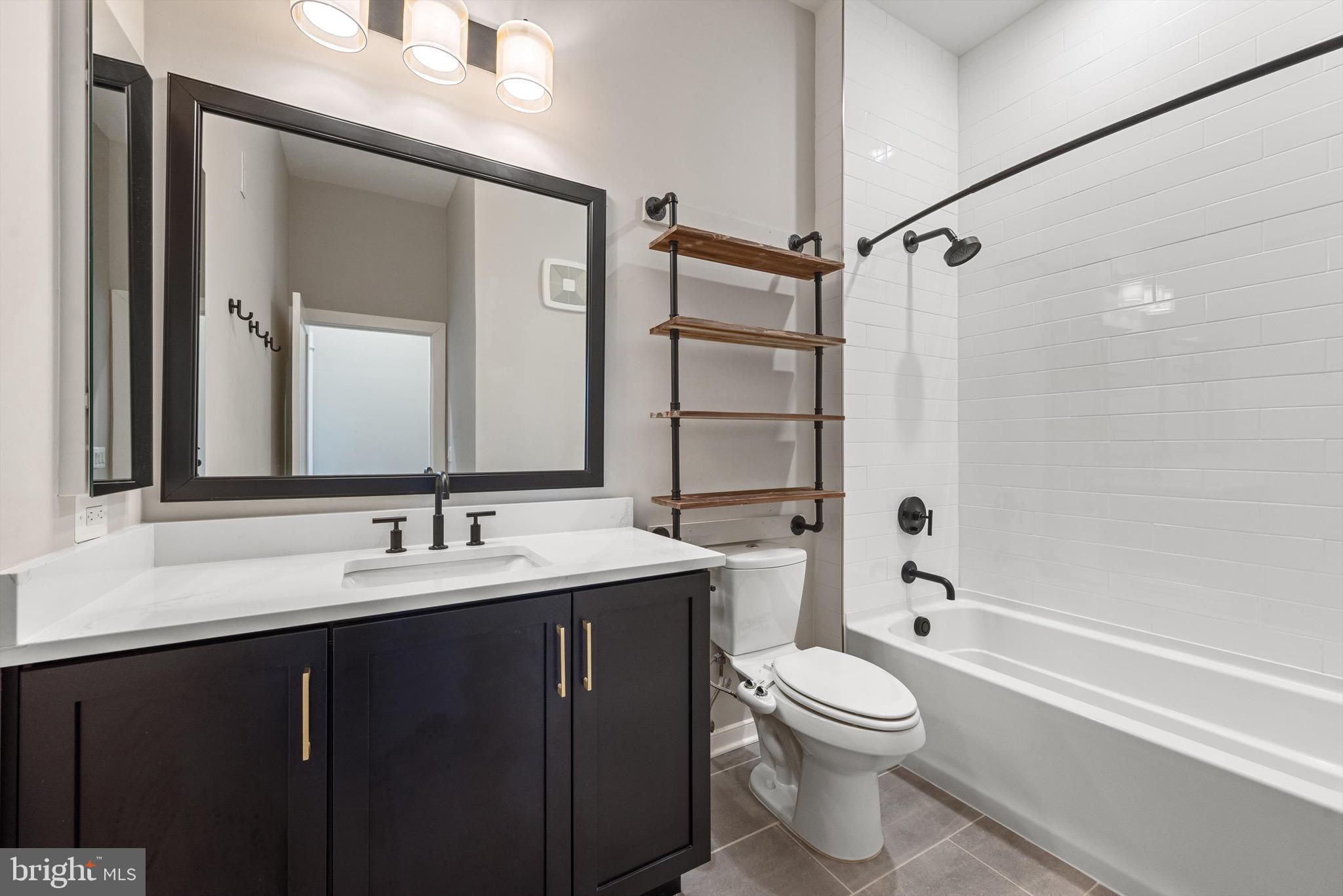 2 Stationmaster St SE #204