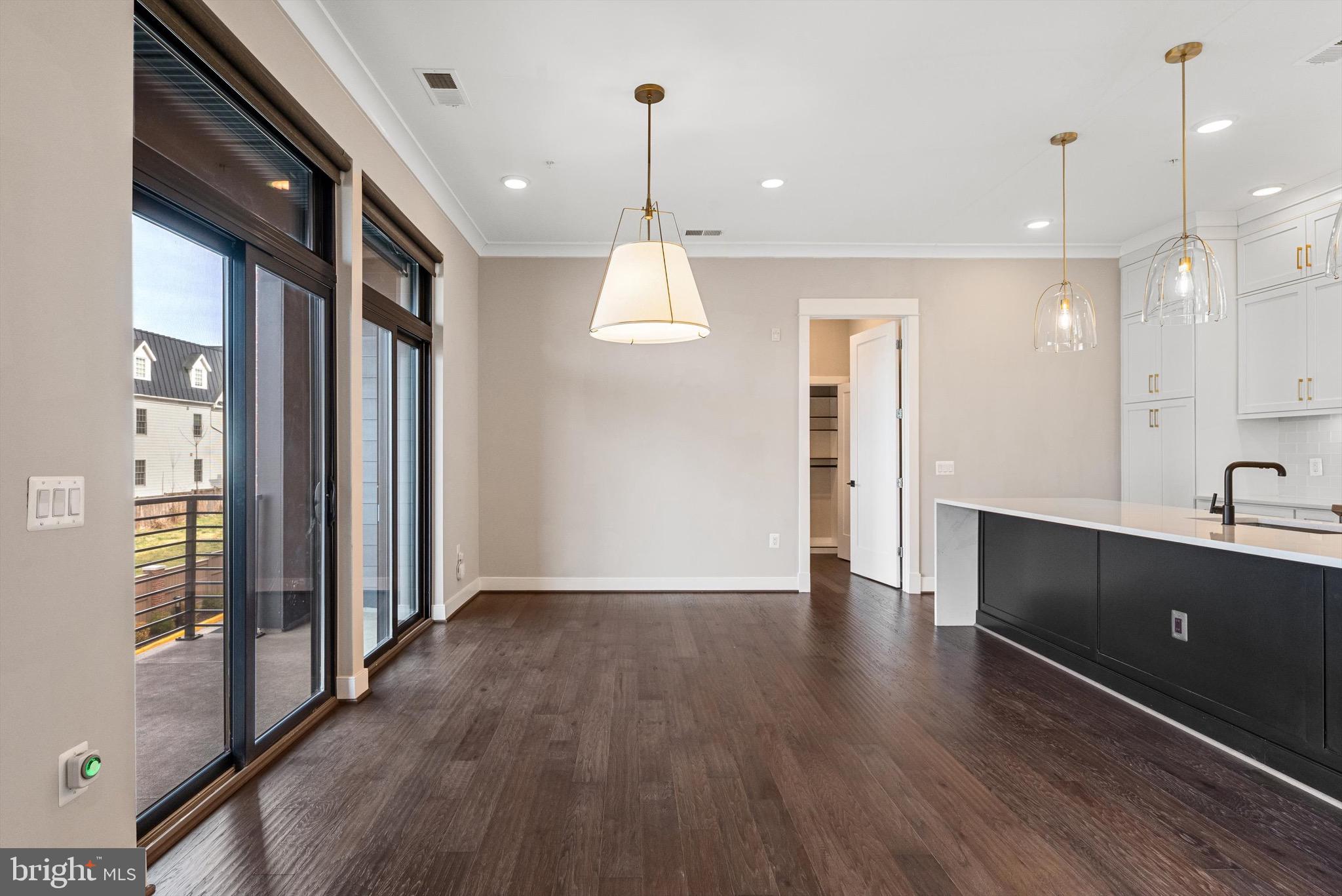 2 Stationmaster St SE #204