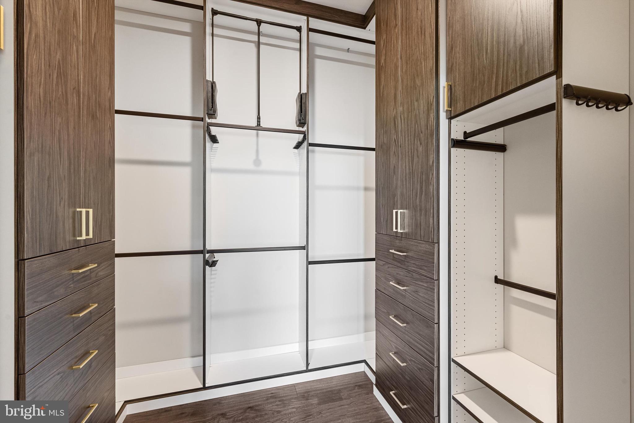 2 Stationmaster St SE #204