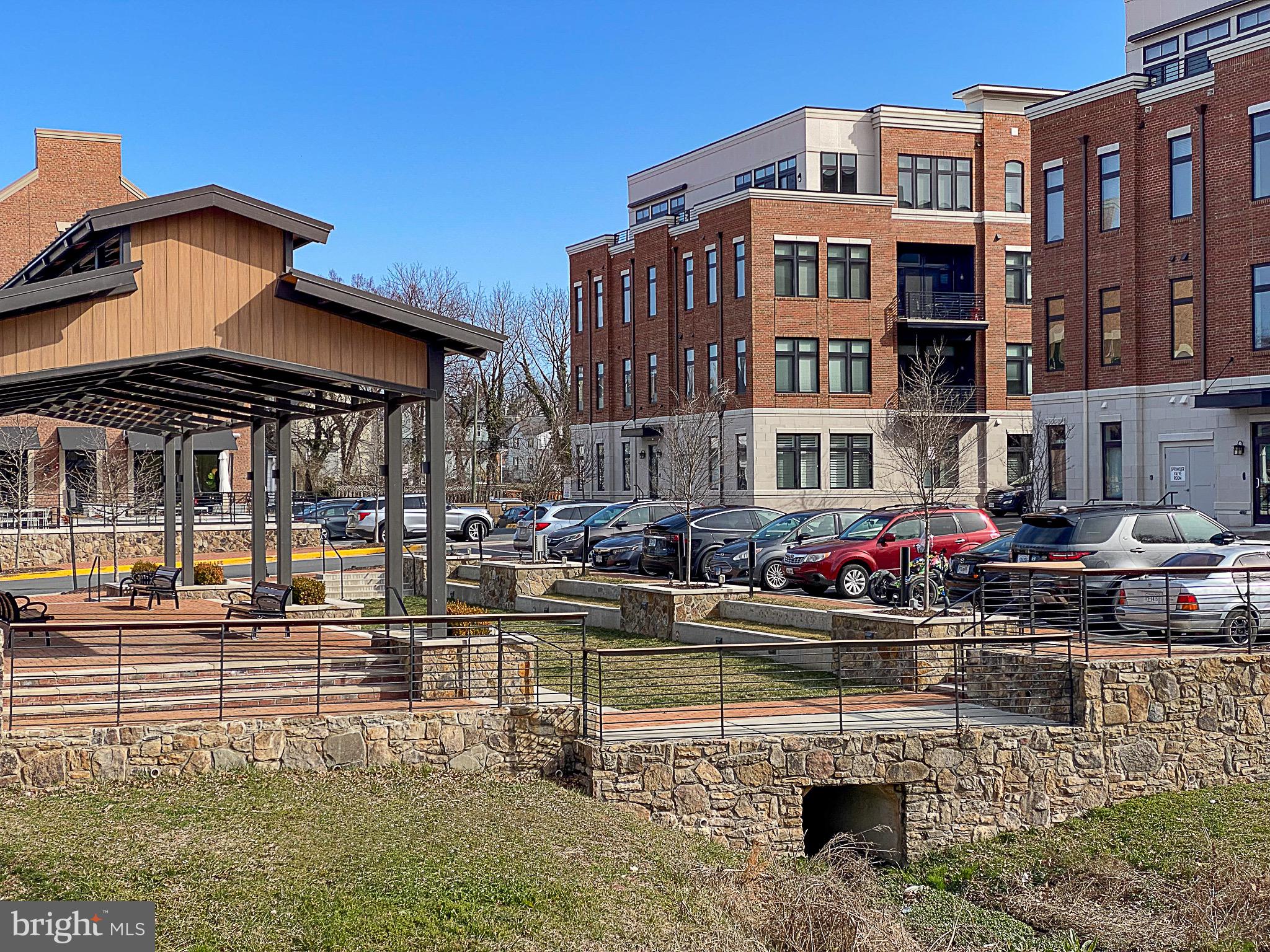 2 Stationmaster St SE #204