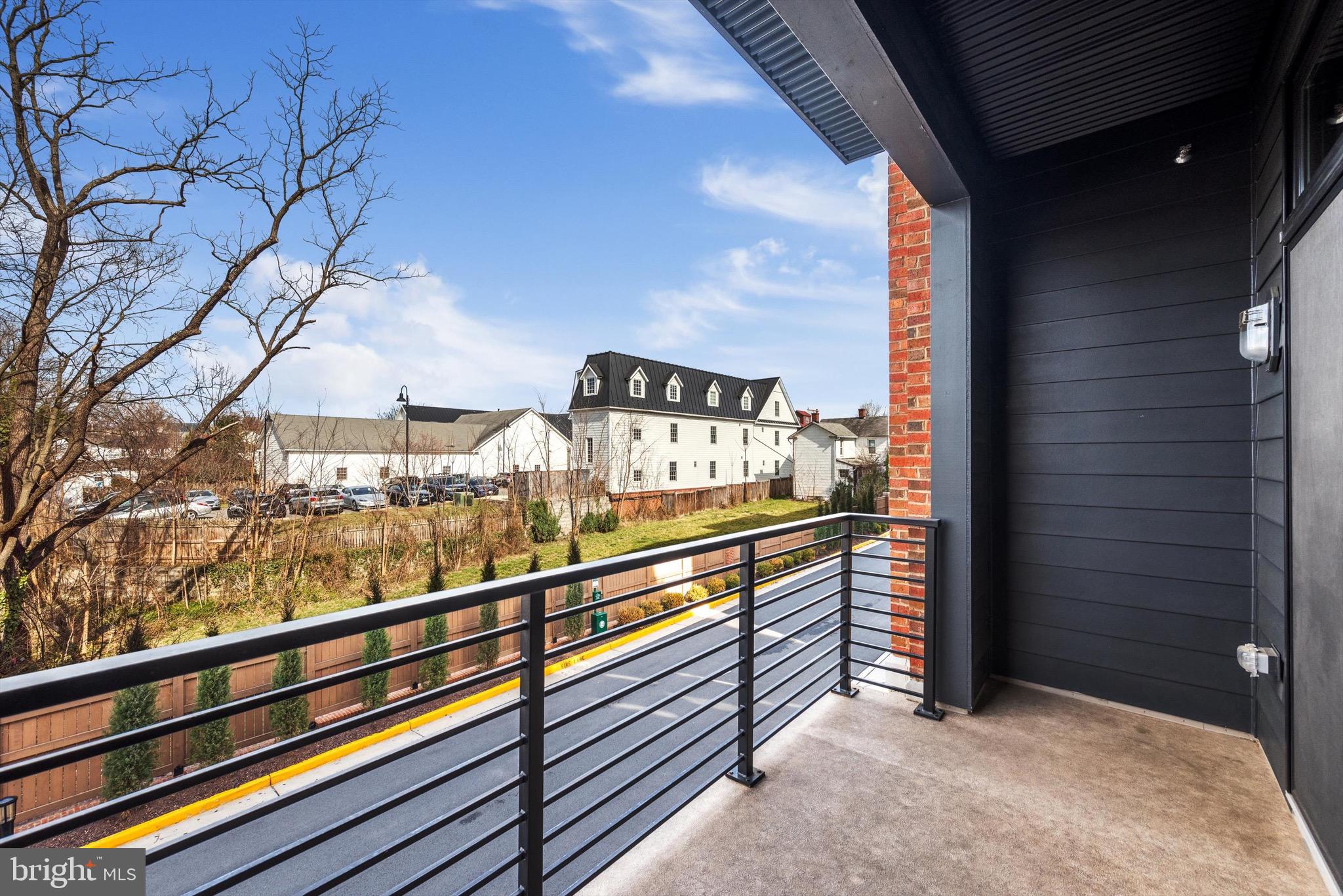 2 Stationmaster St SE #204