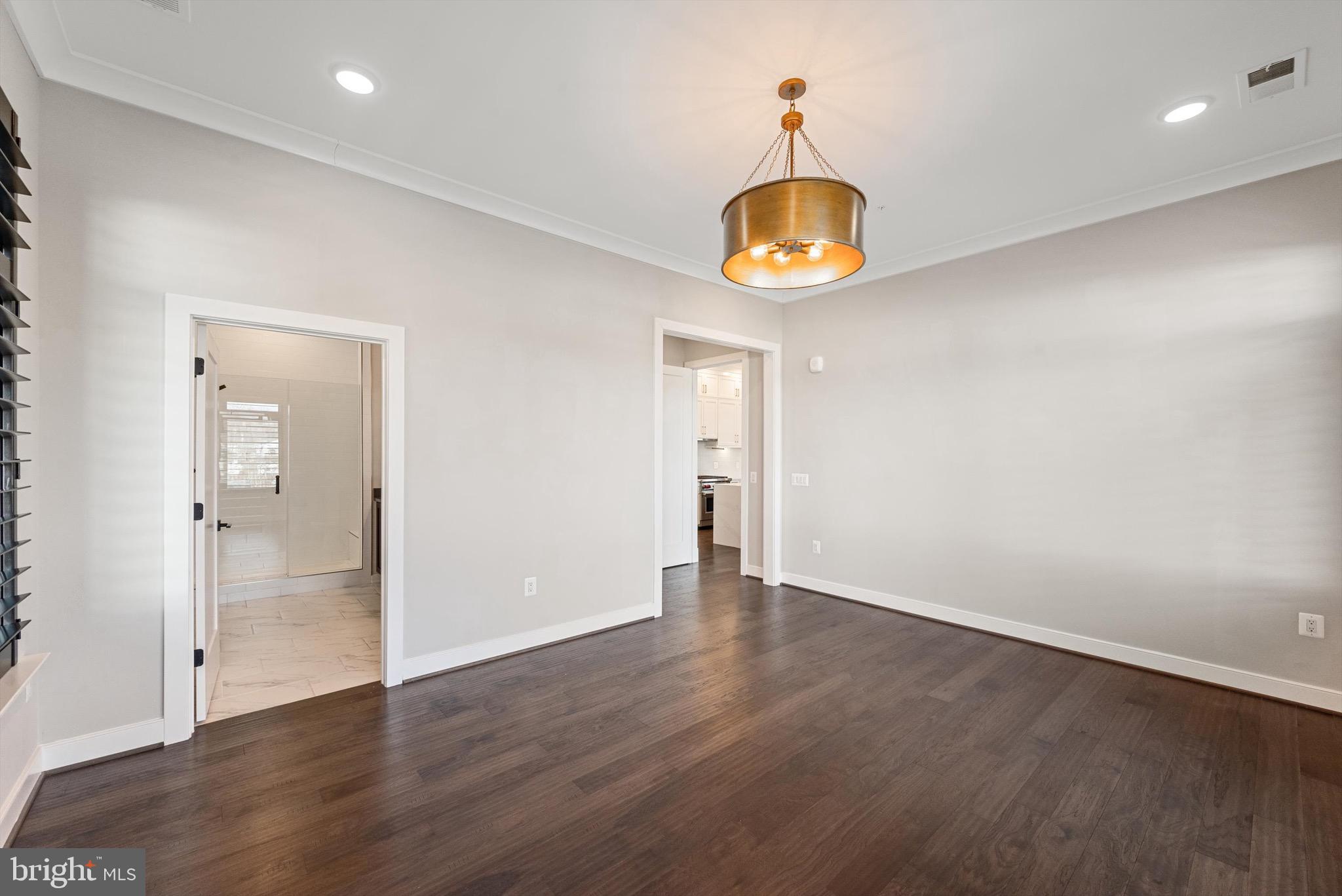 2 Stationmaster St SE #204