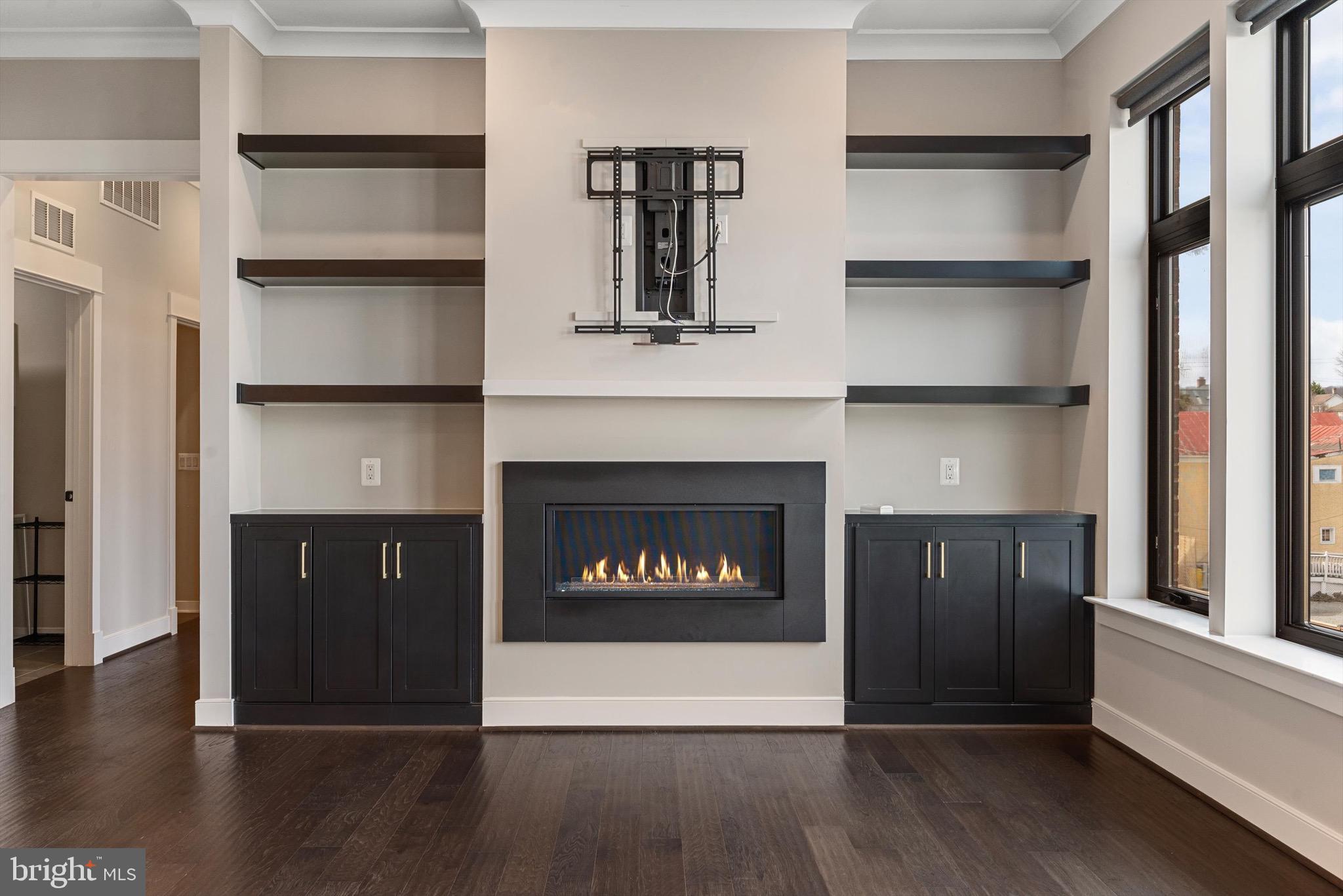 2 Stationmaster St SE #204