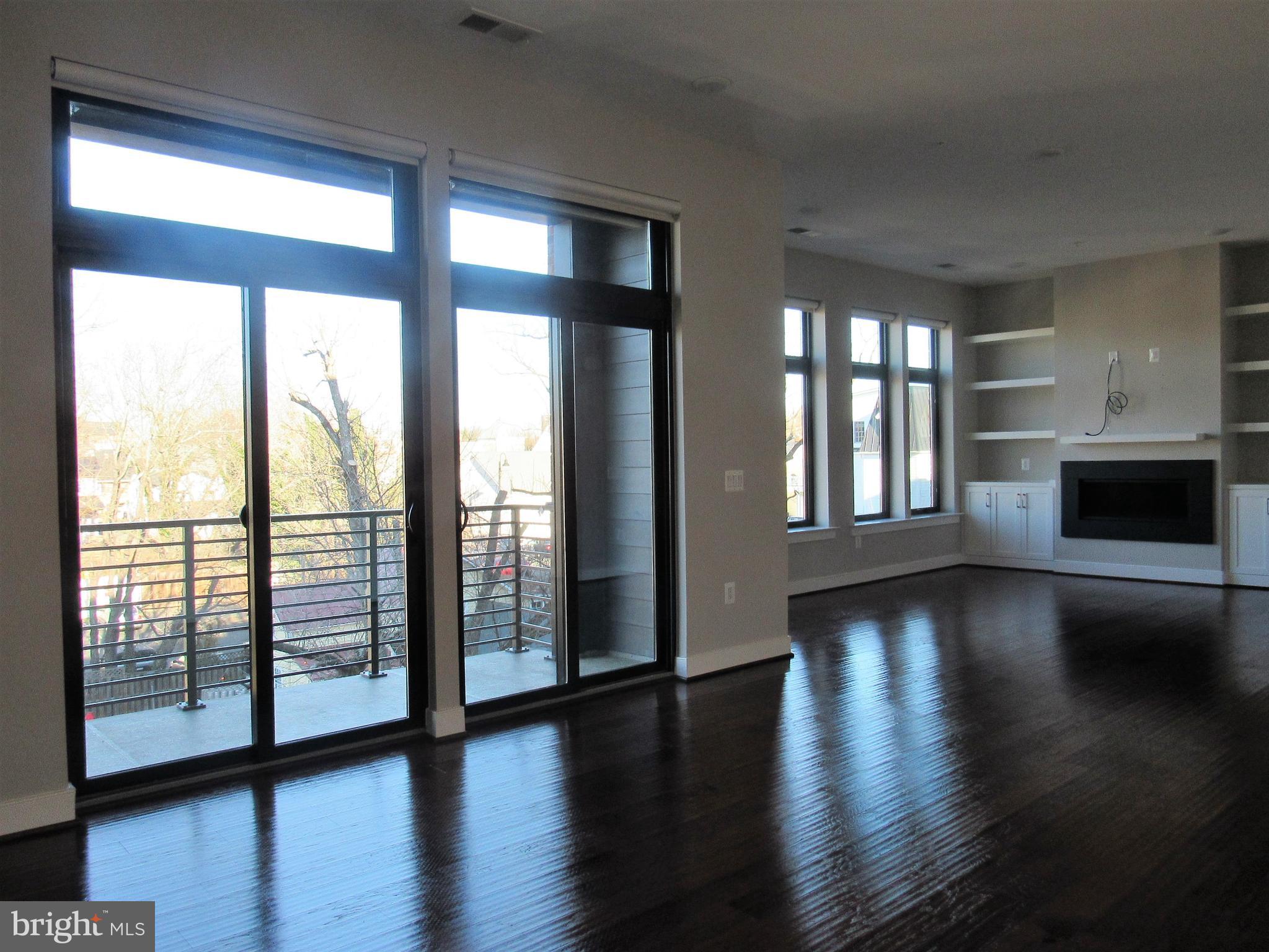 2 Stationmaster St SE #302