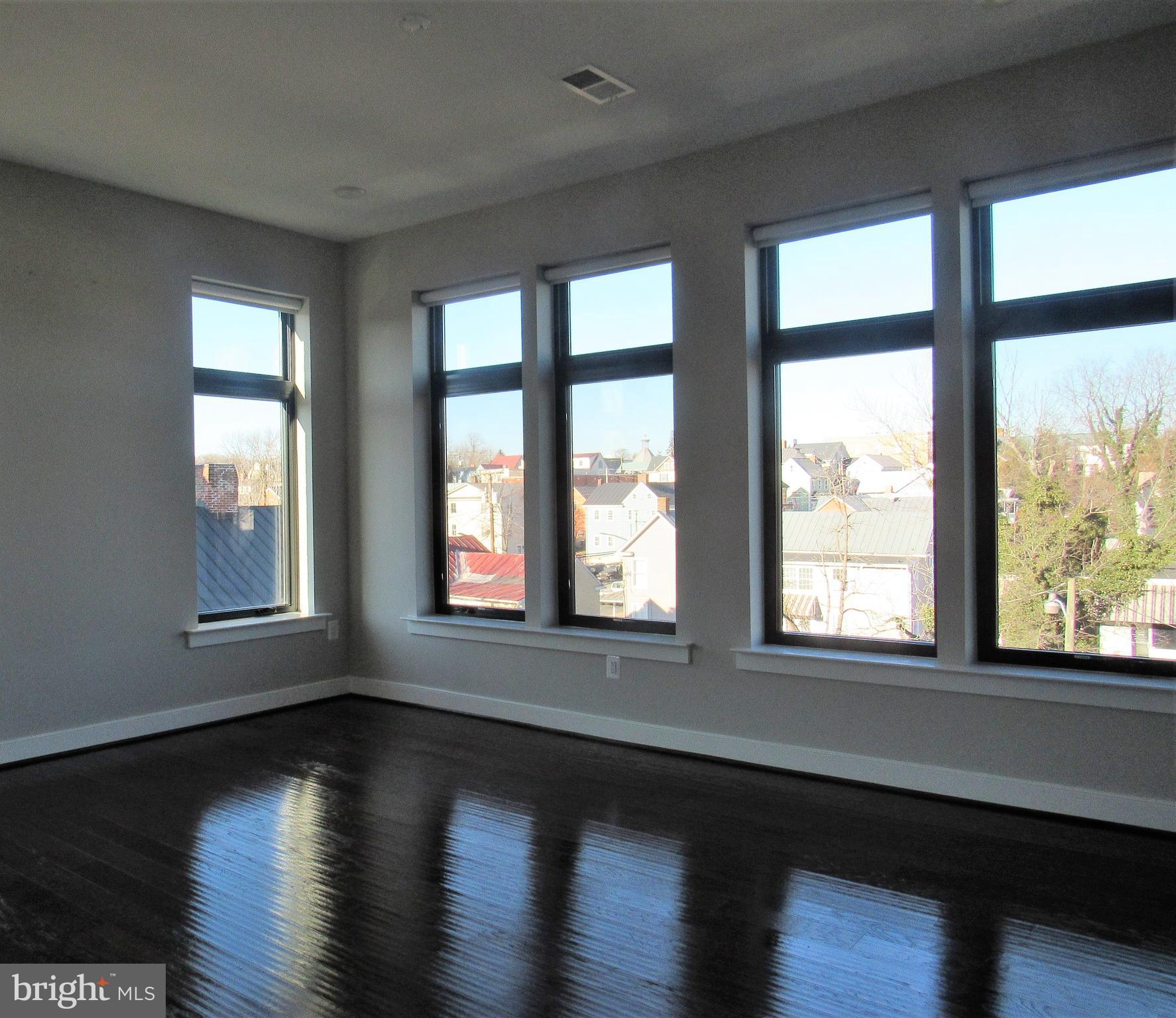 2 Stationmaster St SE #302