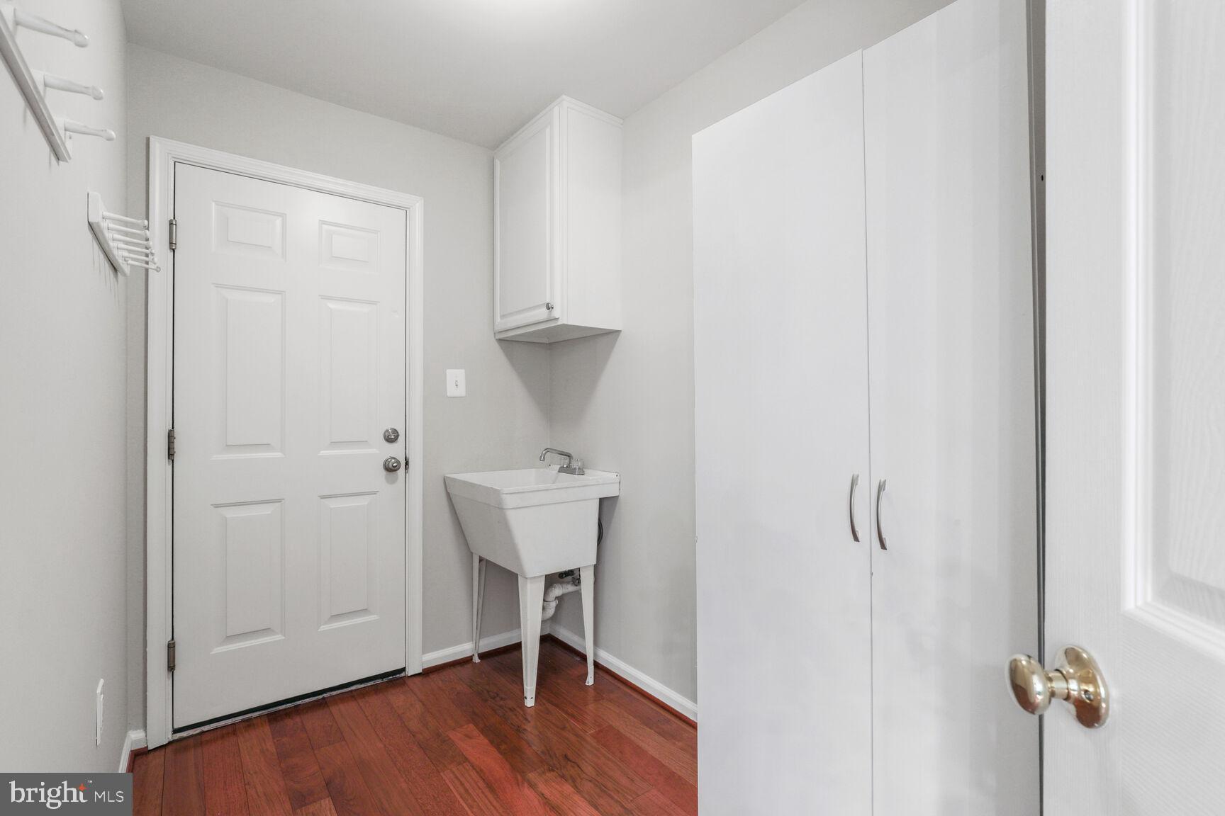 1333 Moore Pl SW