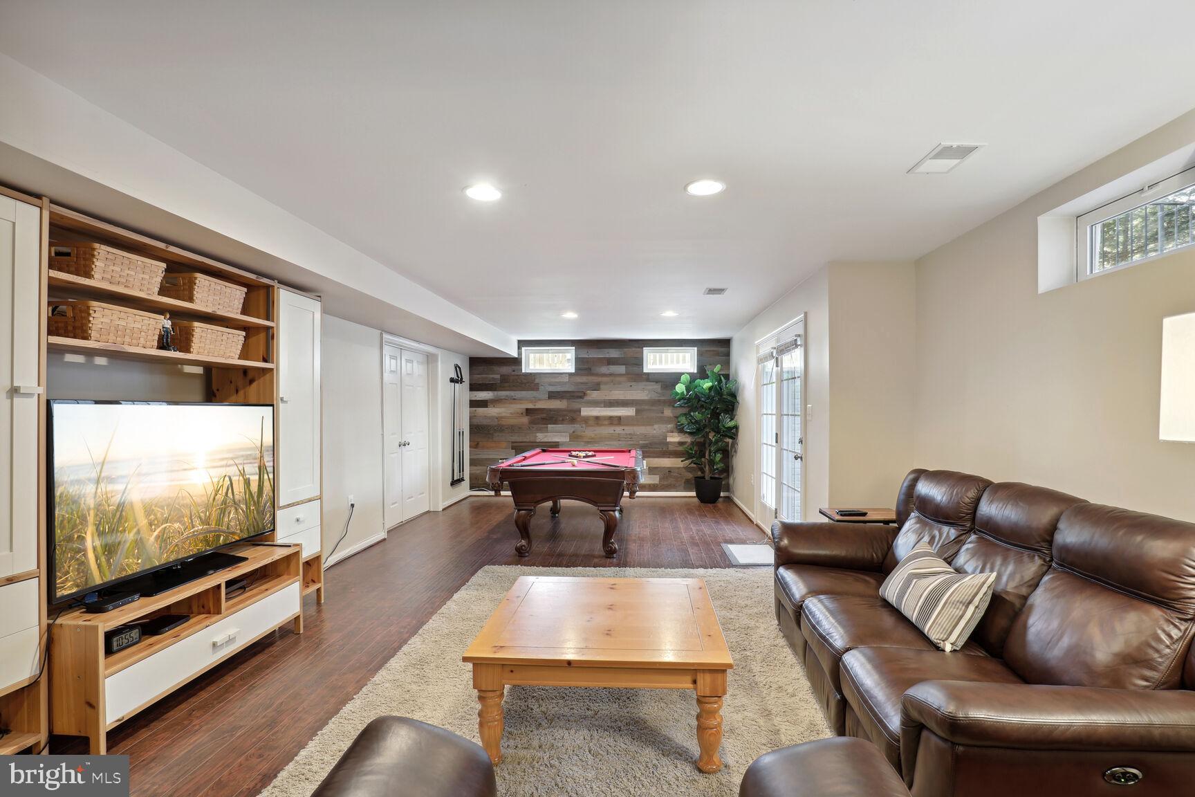 1333 Moore Pl SW