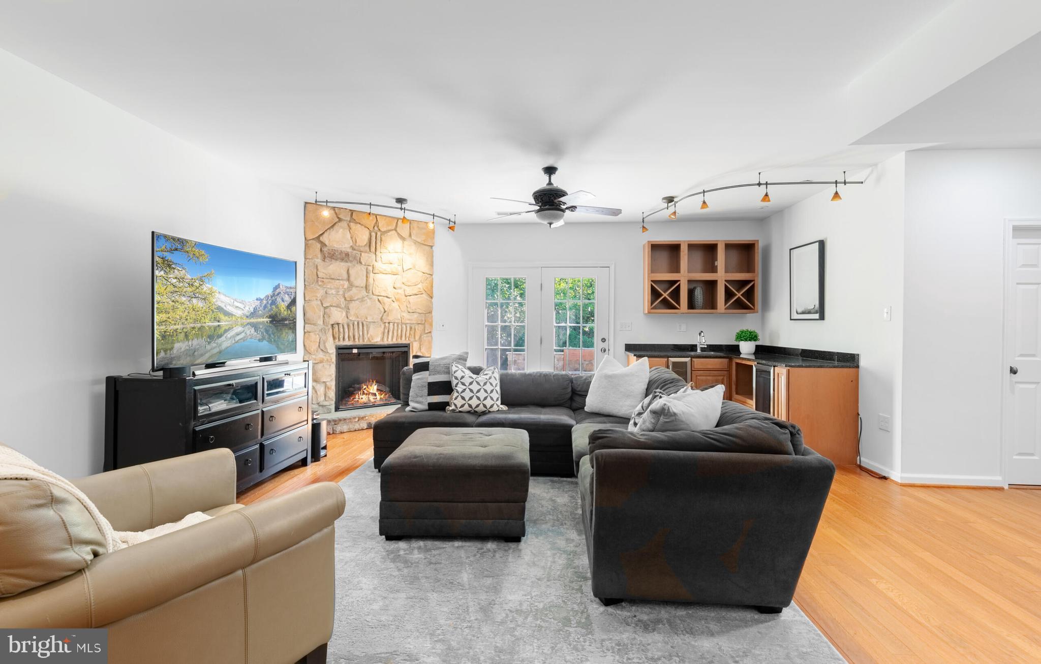 13526 Village Green Dr