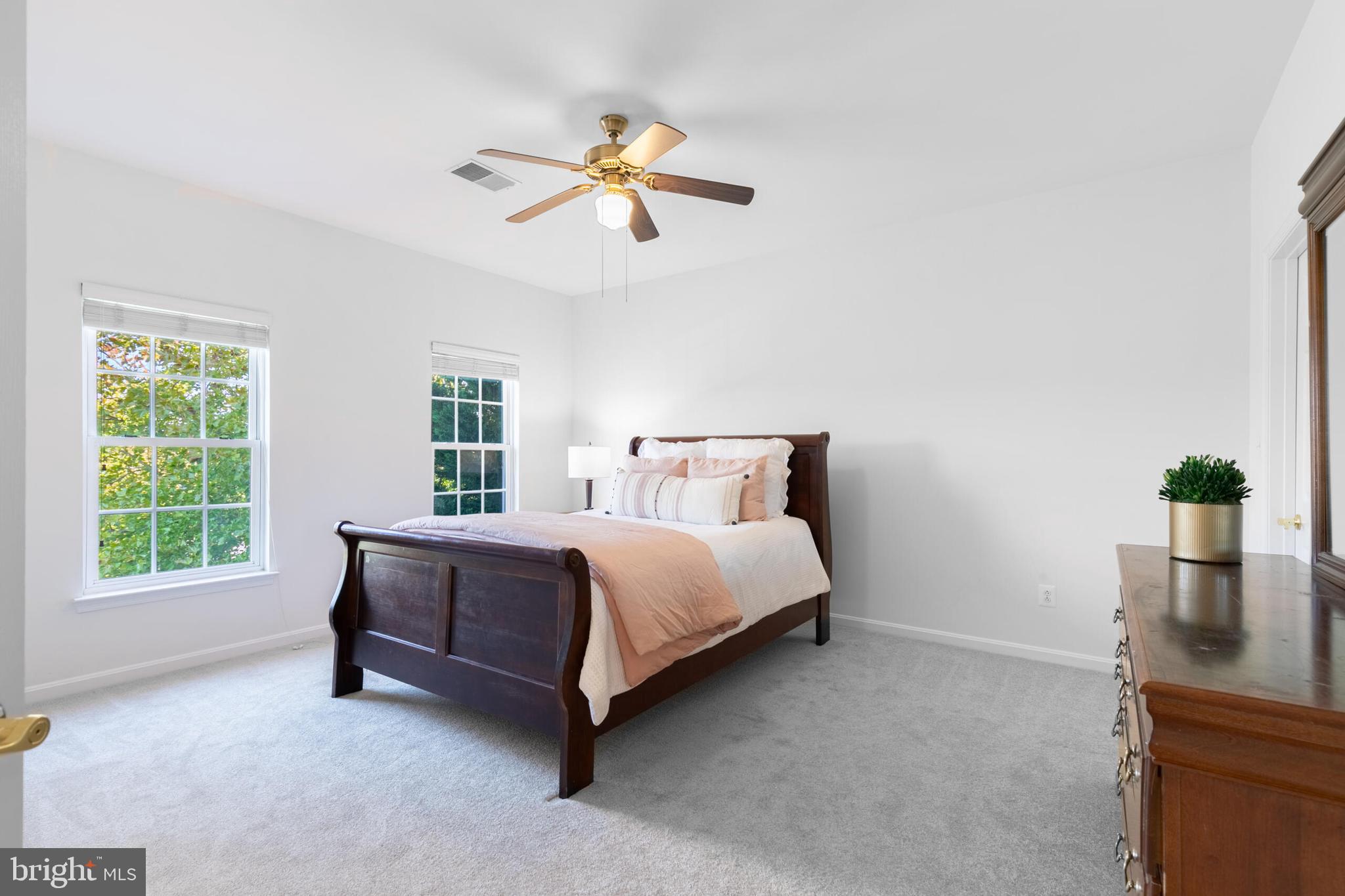 13526 Village Green Dr