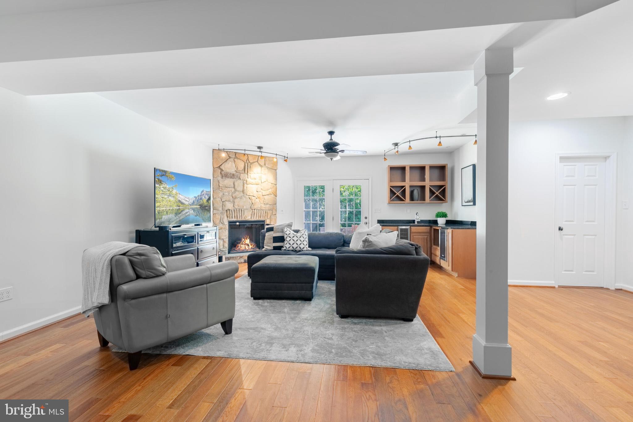 13526 Village Green Dr