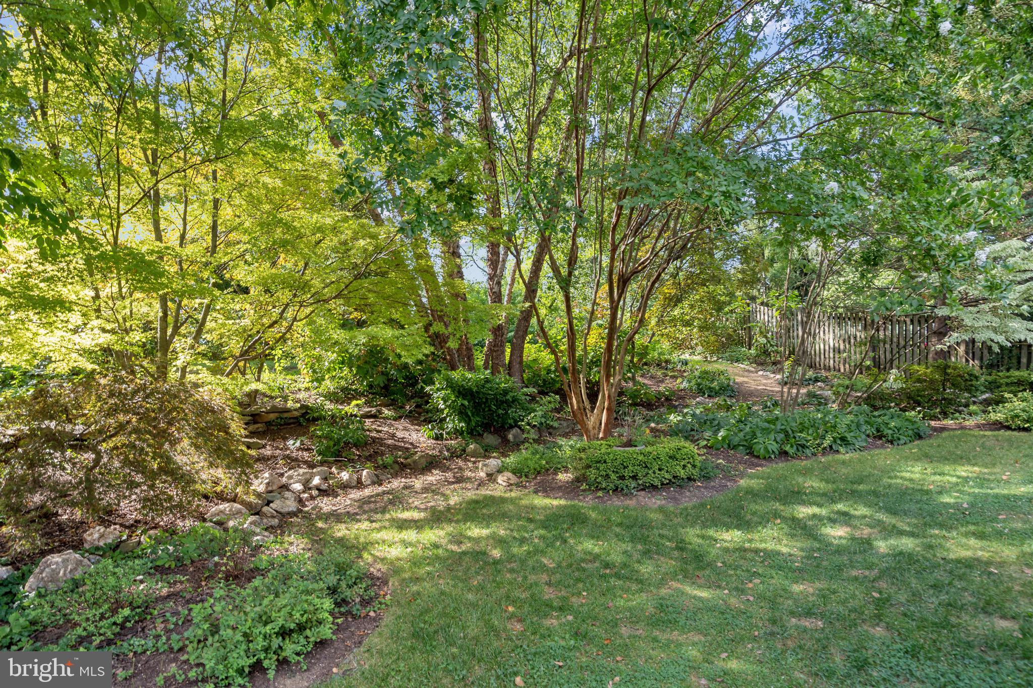 215 Andover Ct NE