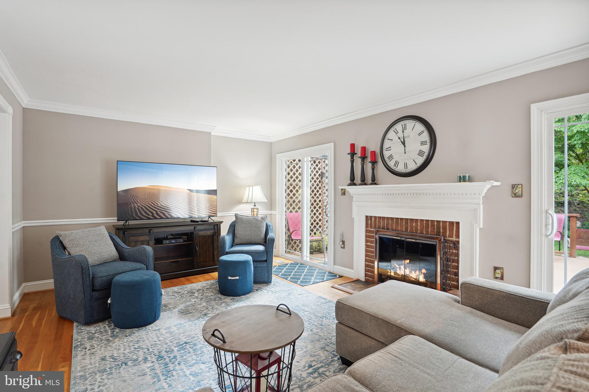 215 Andover Ct NE