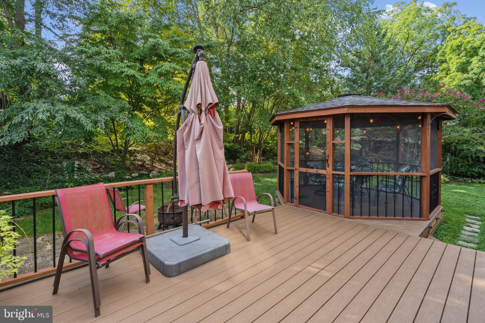 215 Andover Ct NE