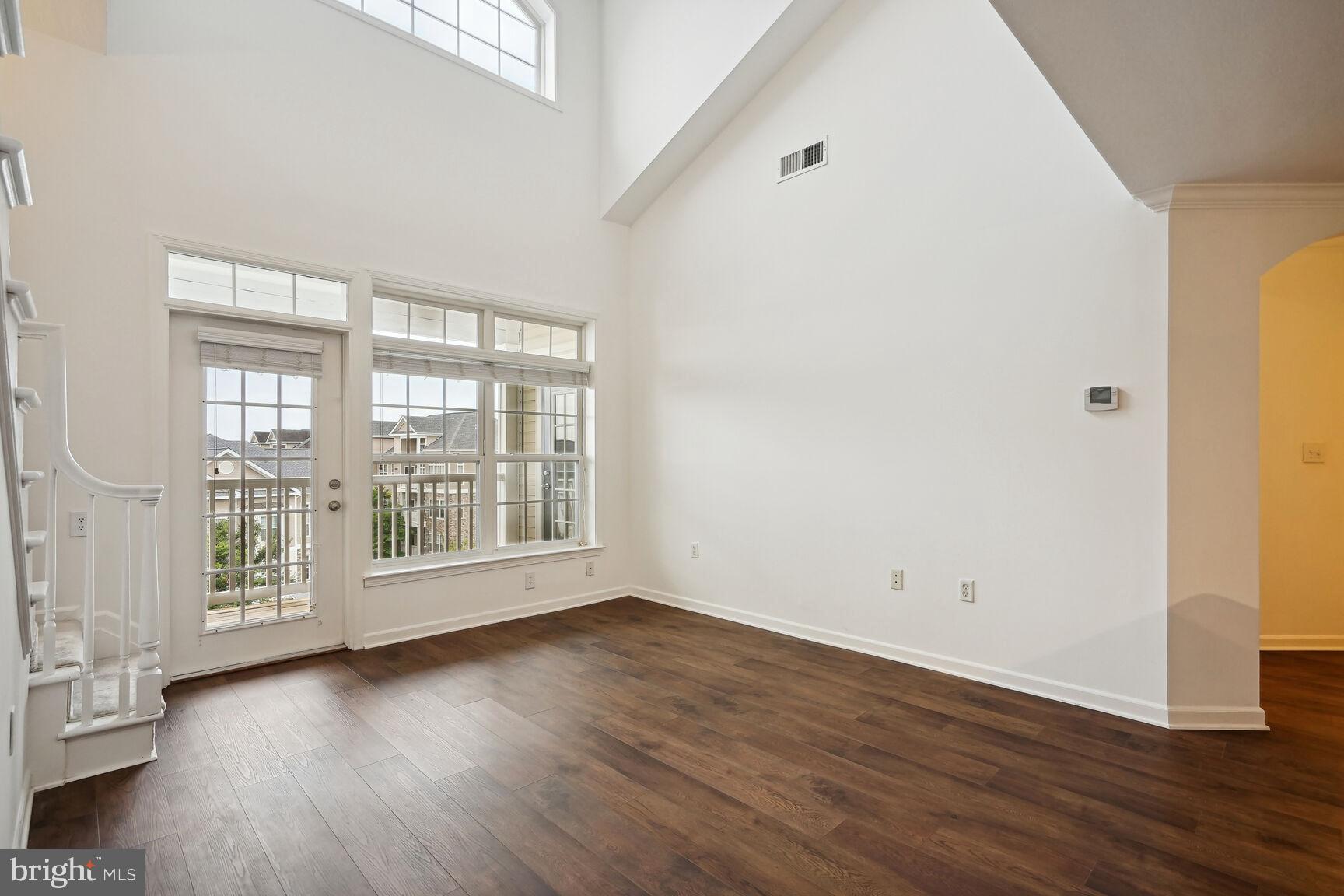 501 Sunset View Ter SE #404