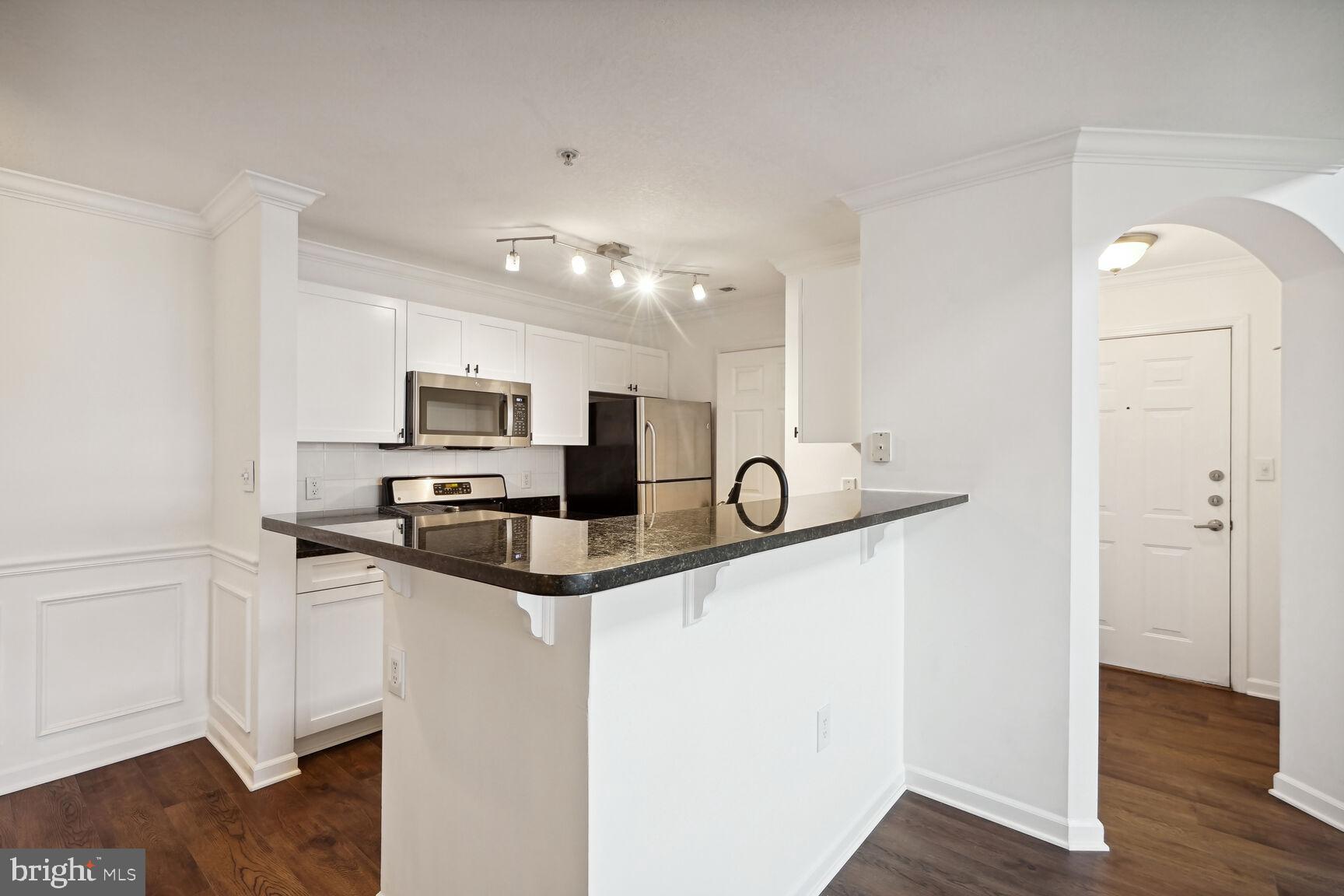 501 Sunset View Ter SE #404