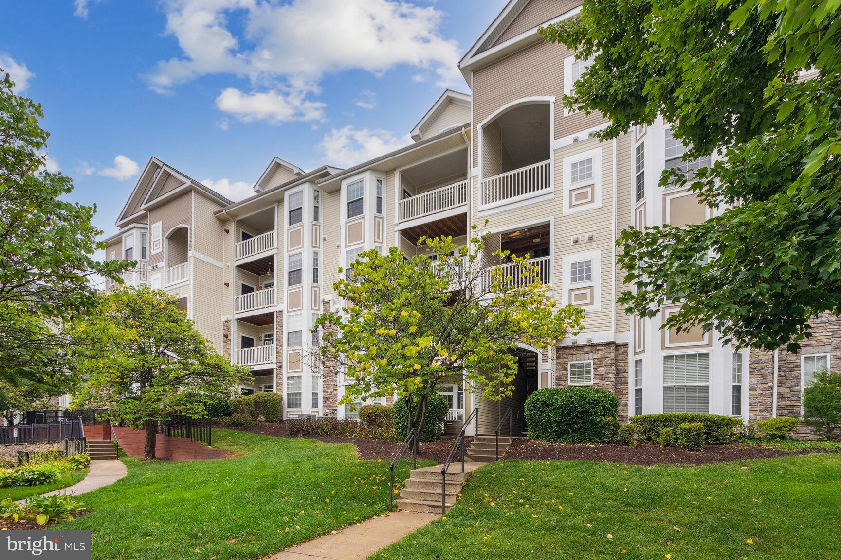 501 Sunset View Ter SE #404