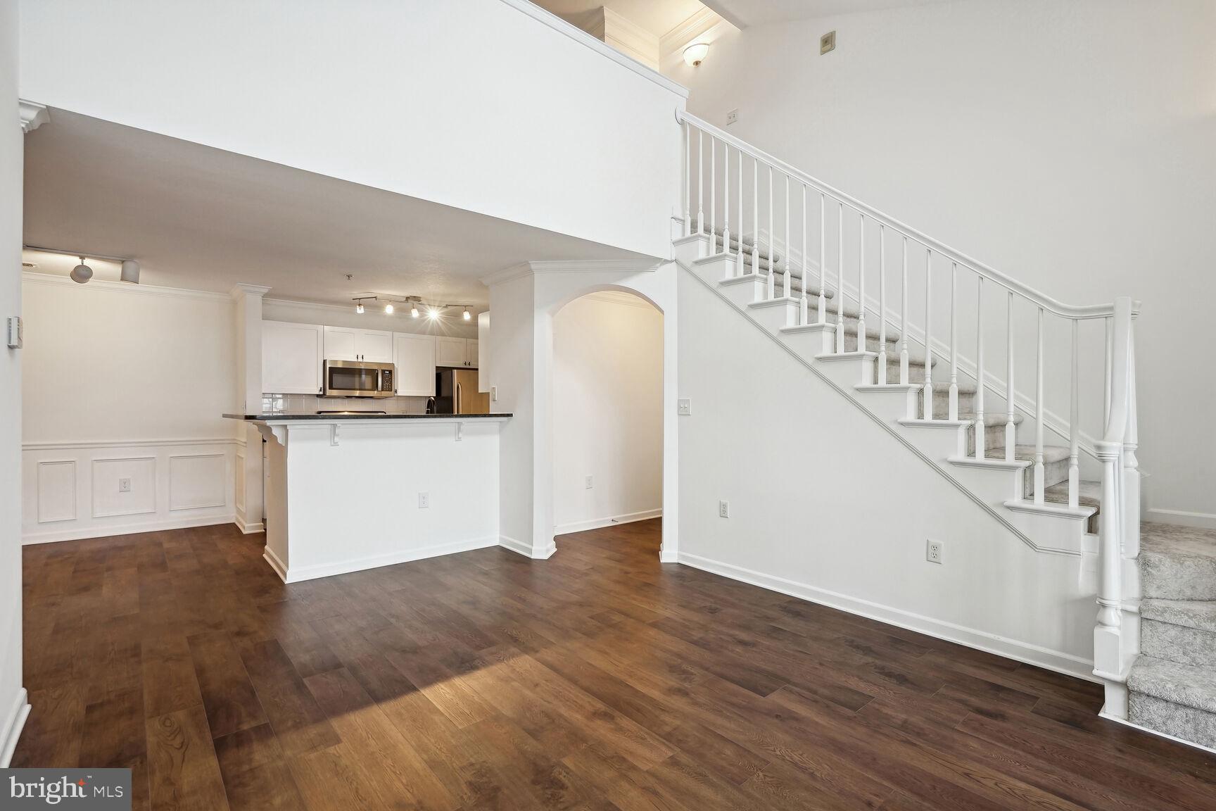 501 Sunset View Ter SE #404