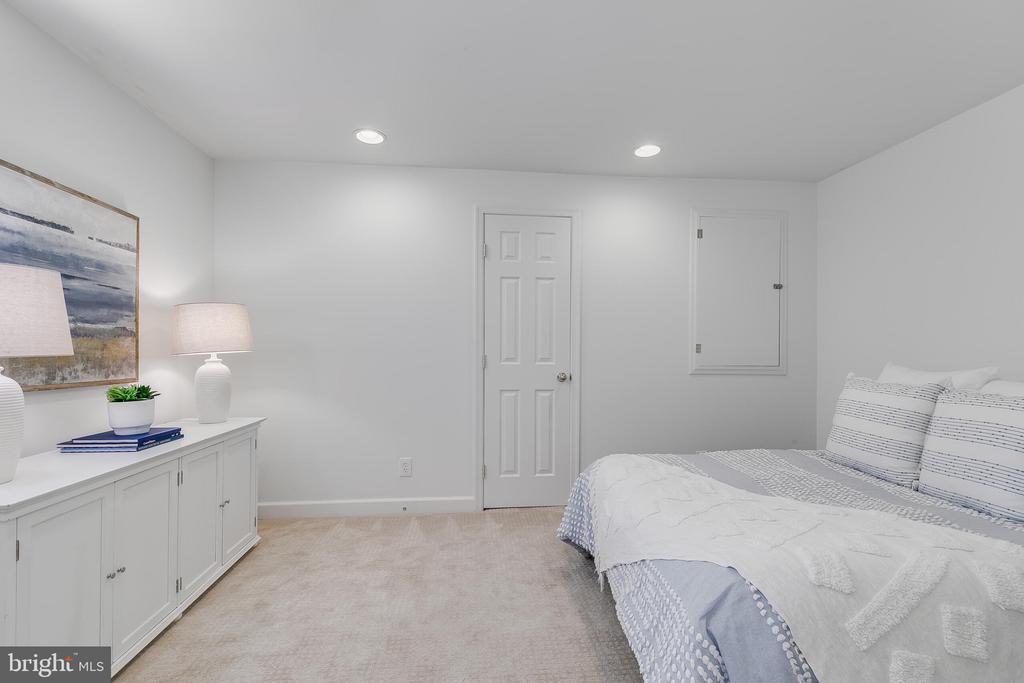 17133 Magic Mountain Dr
