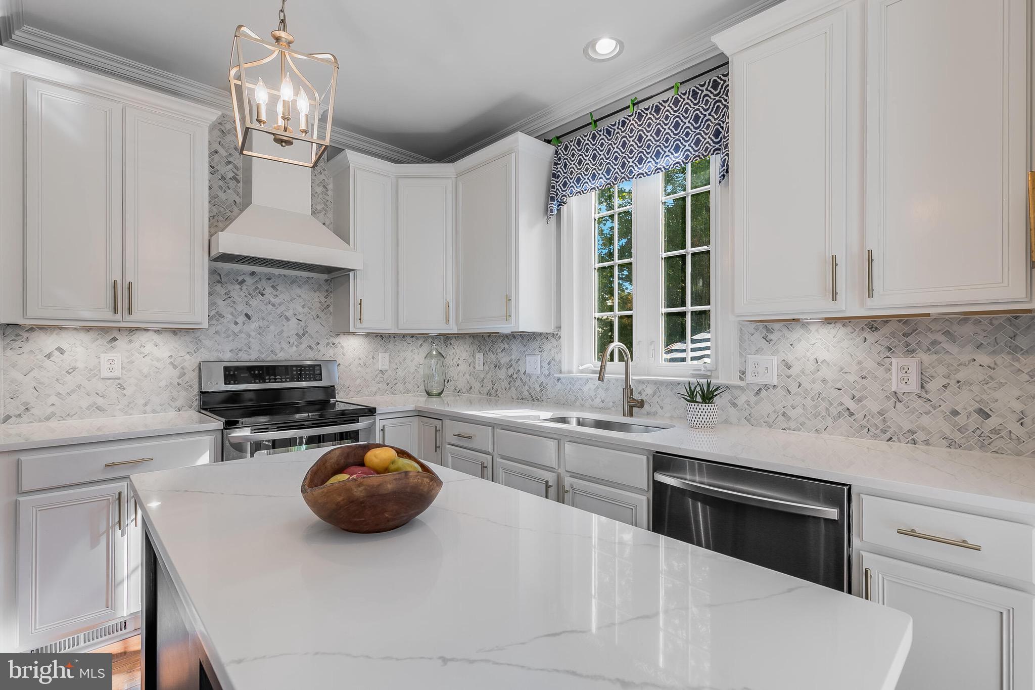 17133 Magic Mountain Dr