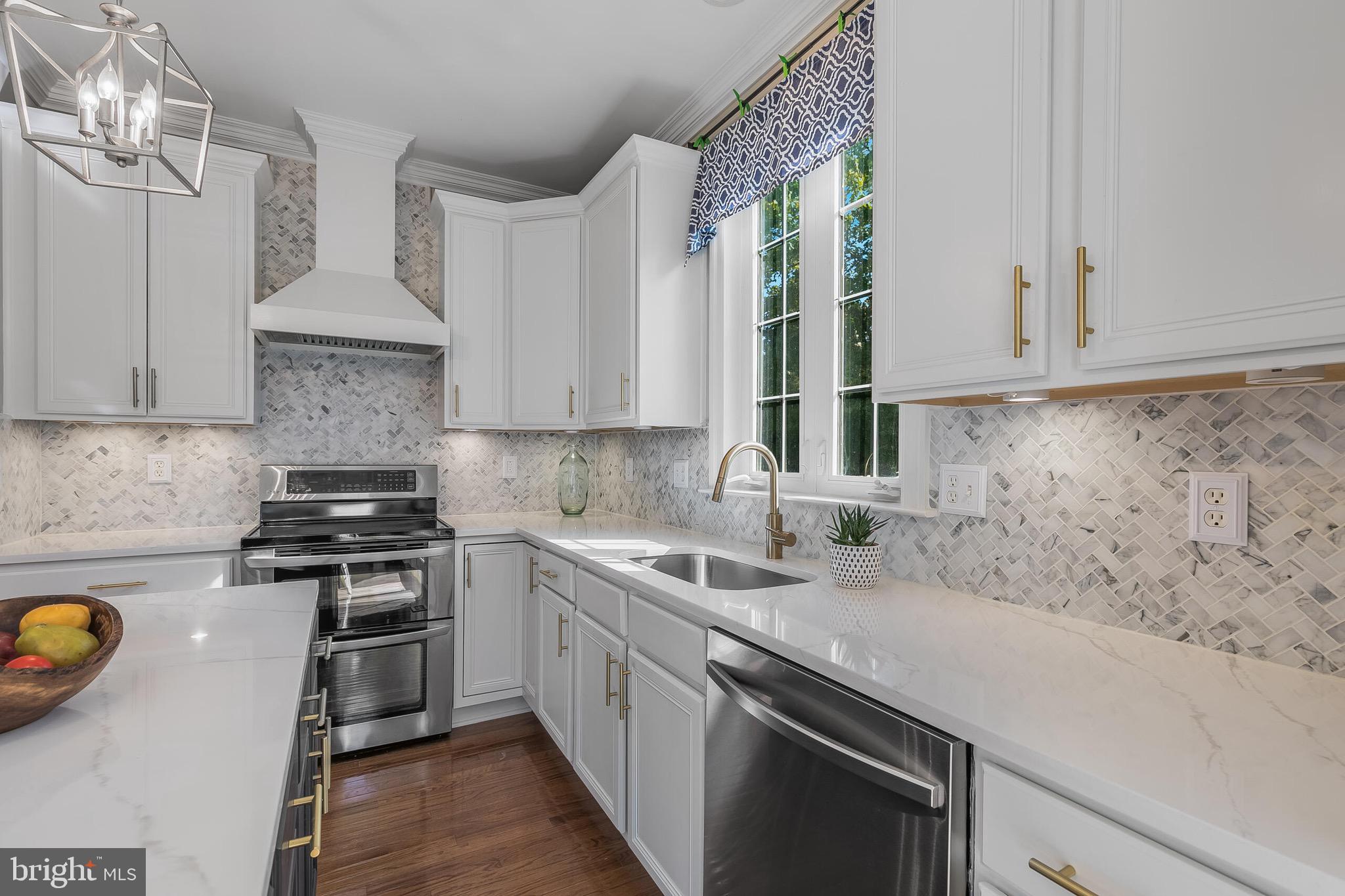 17133 Magic Mountain Dr