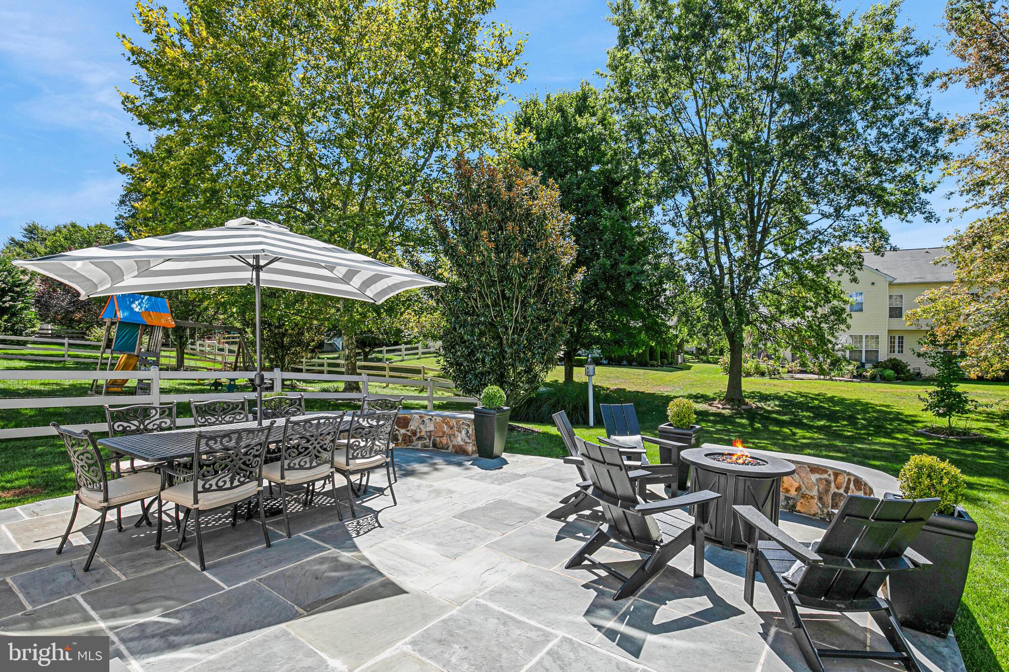 17133 Magic Mountain Dr