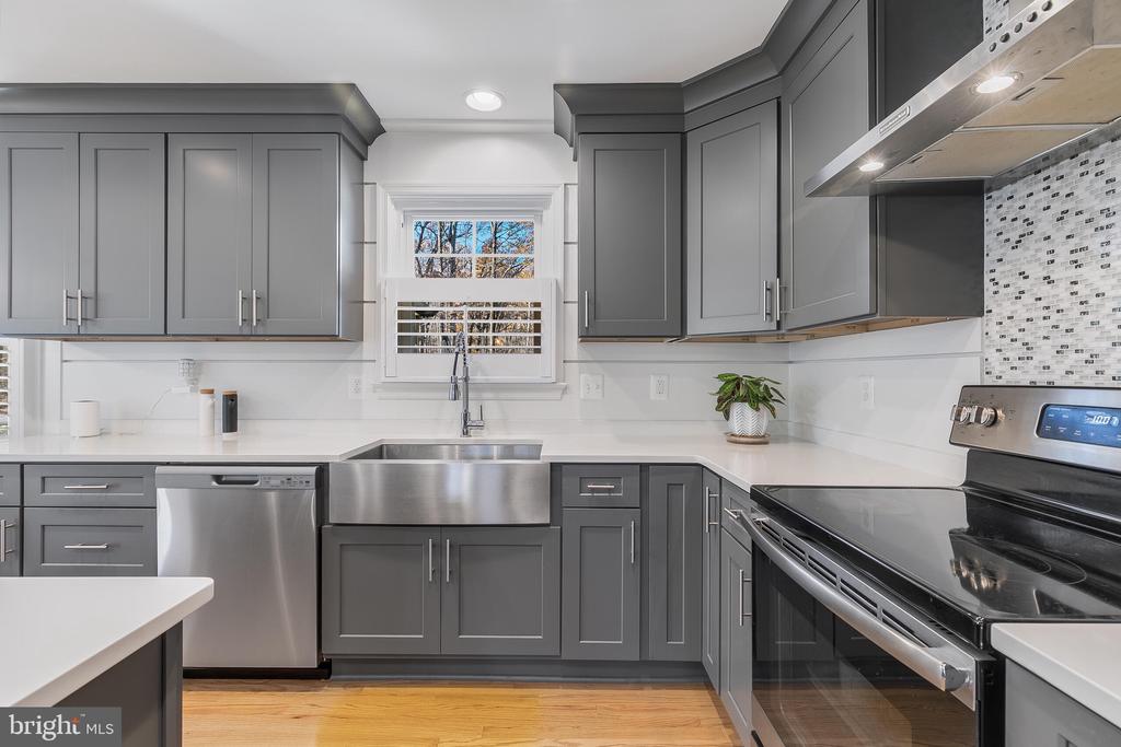 35141 Charles Town