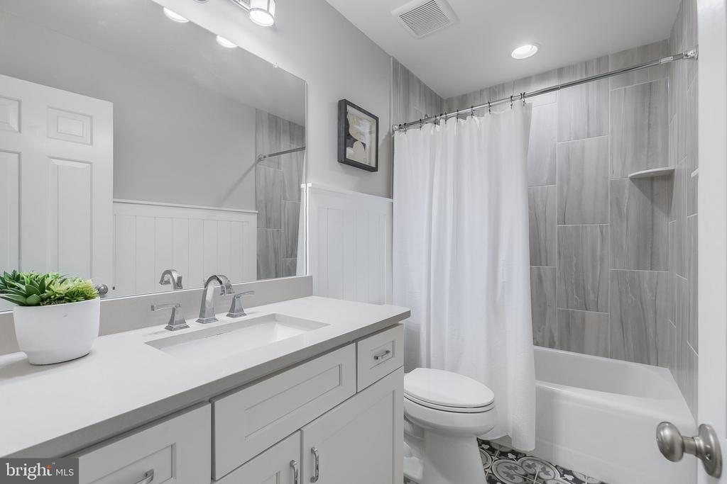 35141 Charles Town