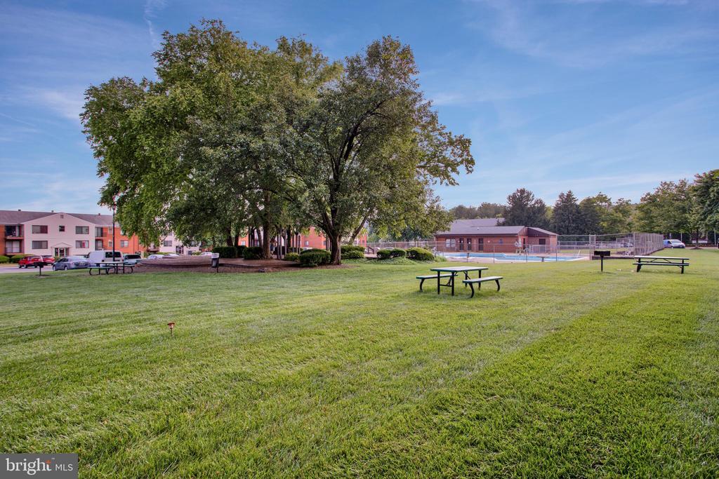 125-M Clubhouse Dr SW #11