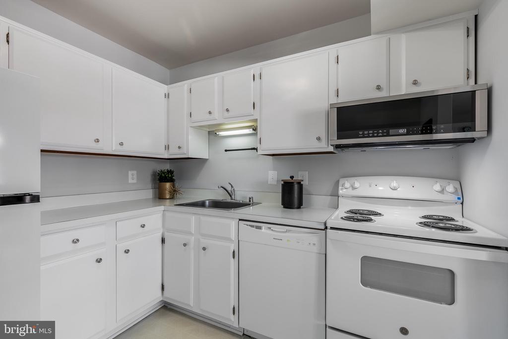 125-M Clubhouse Dr SW #11
