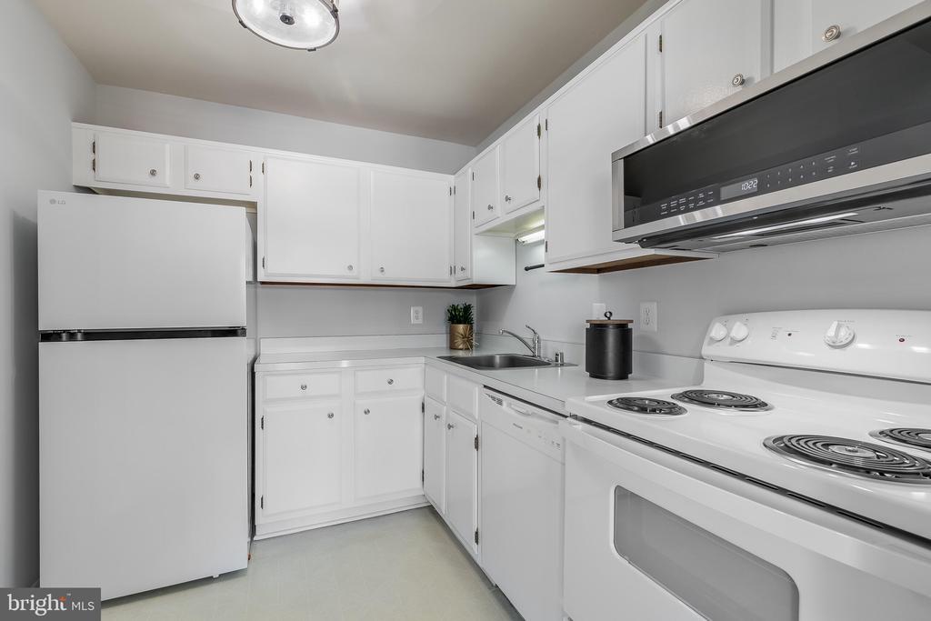 125-M Clubhouse Dr SW #11