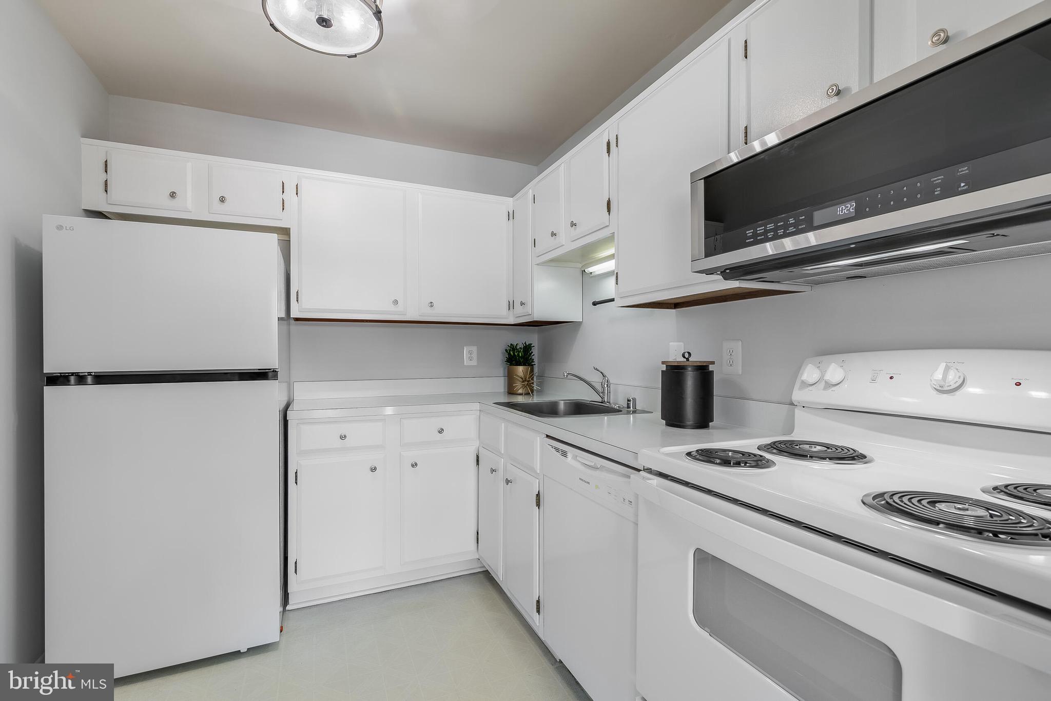 125-M Clubhouse Dr SW #11