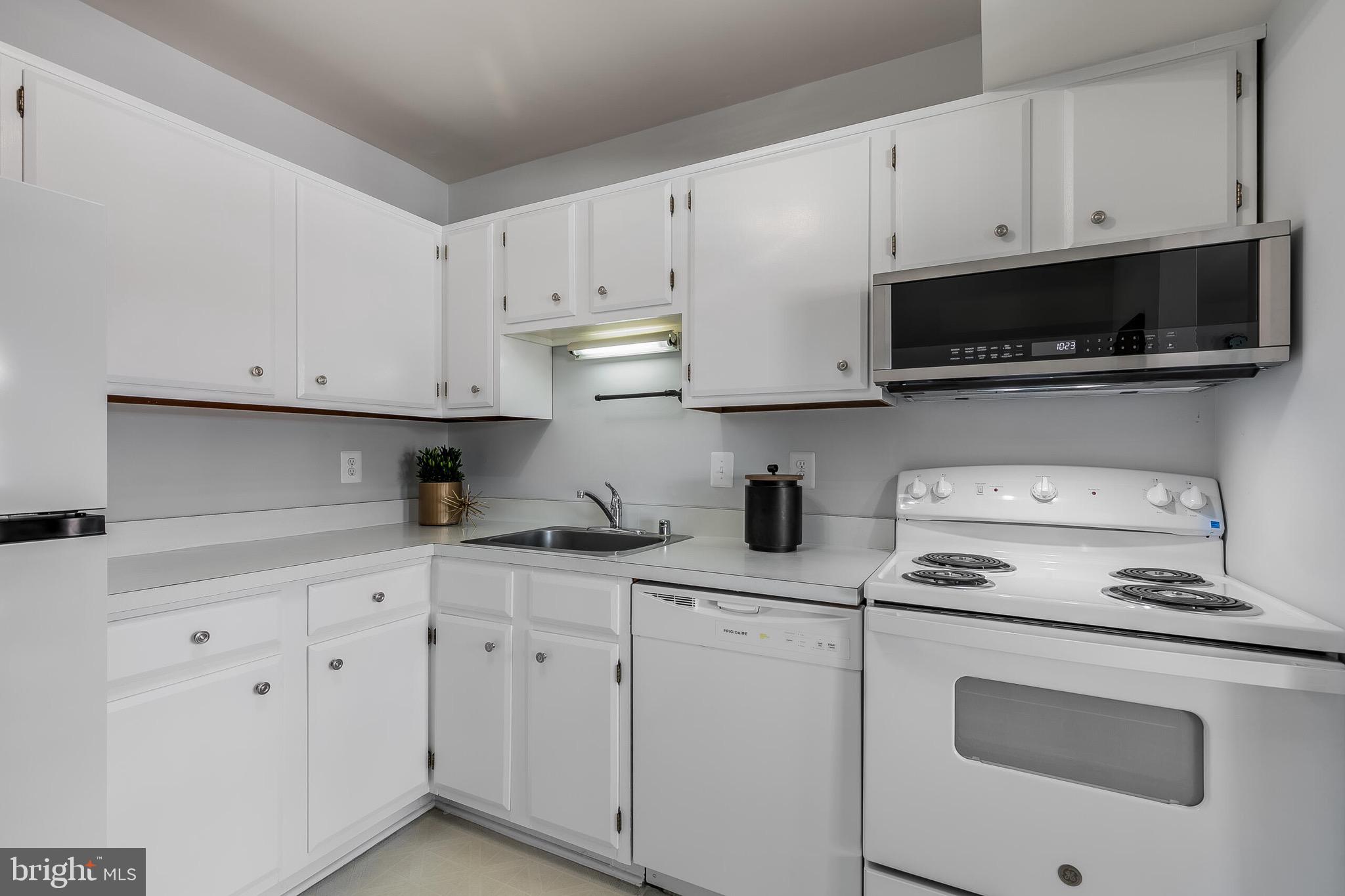 125-M Clubhouse Dr SW #11