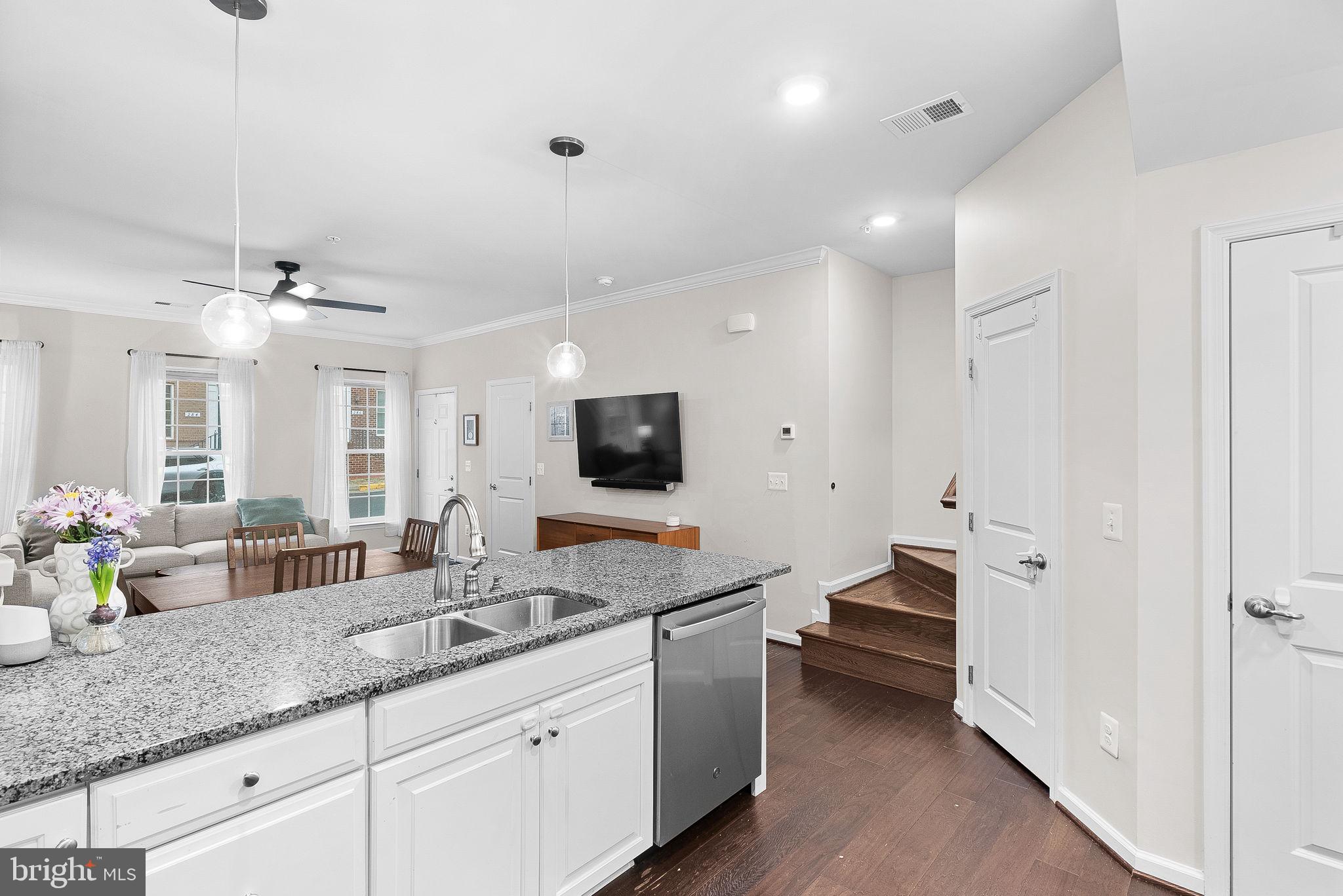 283 High Rail Ter SE