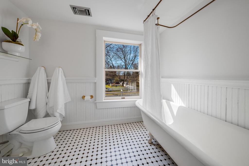 316 Edwards Ferry Rd NE