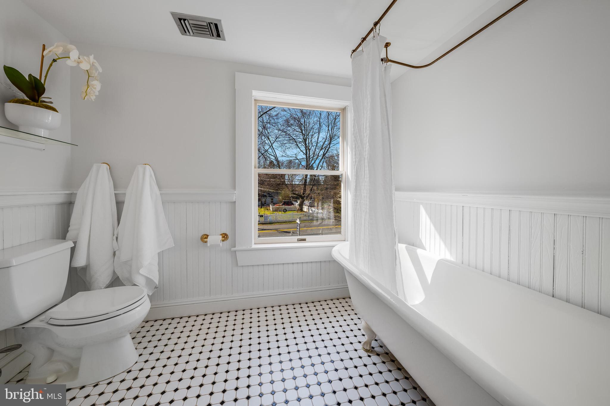 316 Edwards Ferry Rd NE