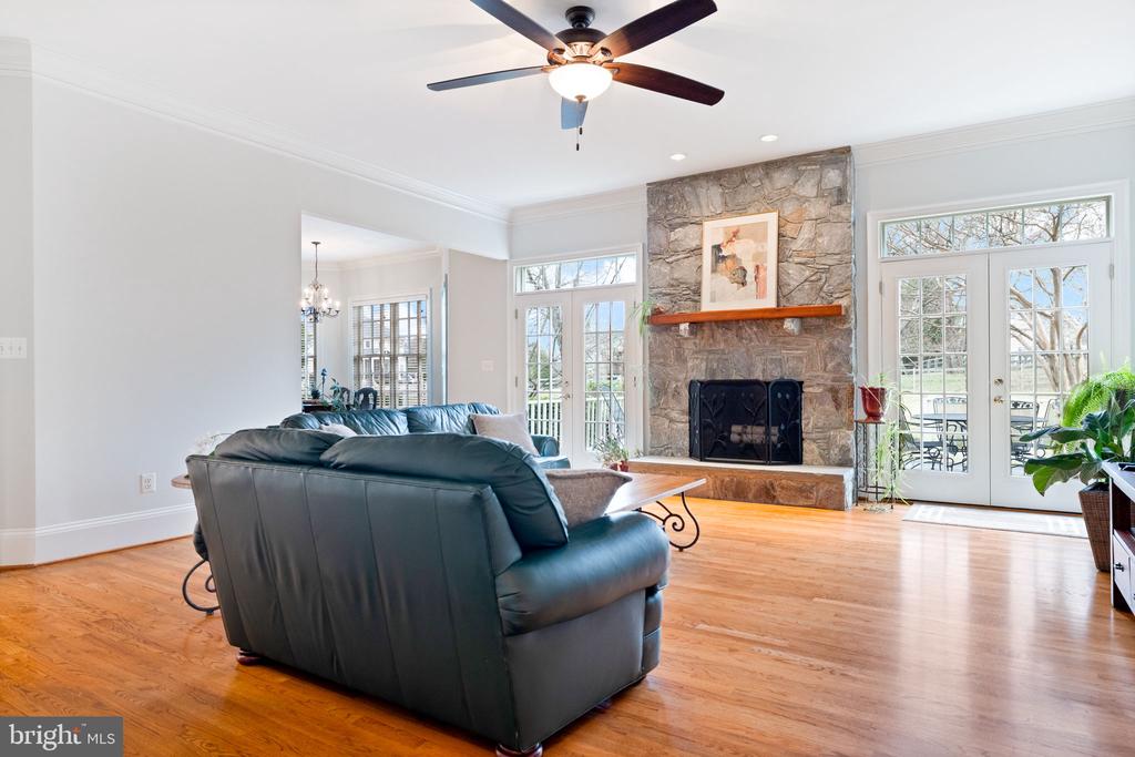 41741 Raspberry Dr