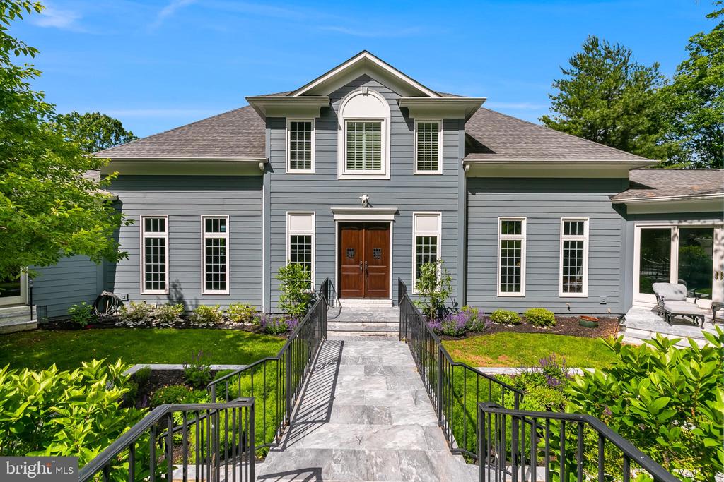 14812 Manor View