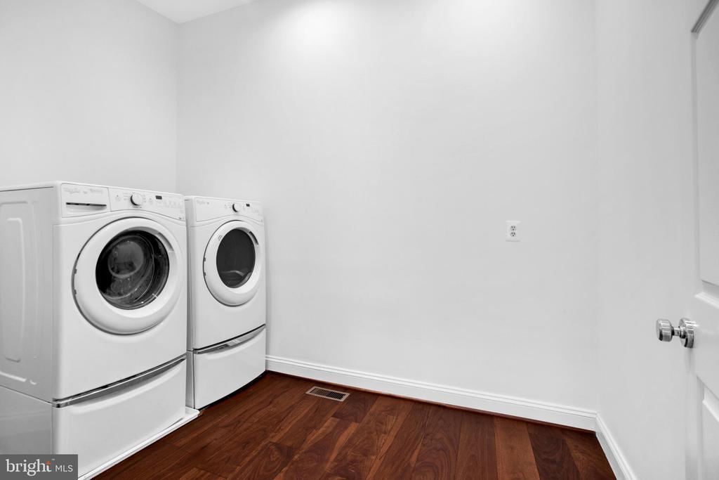 14812 Manor View