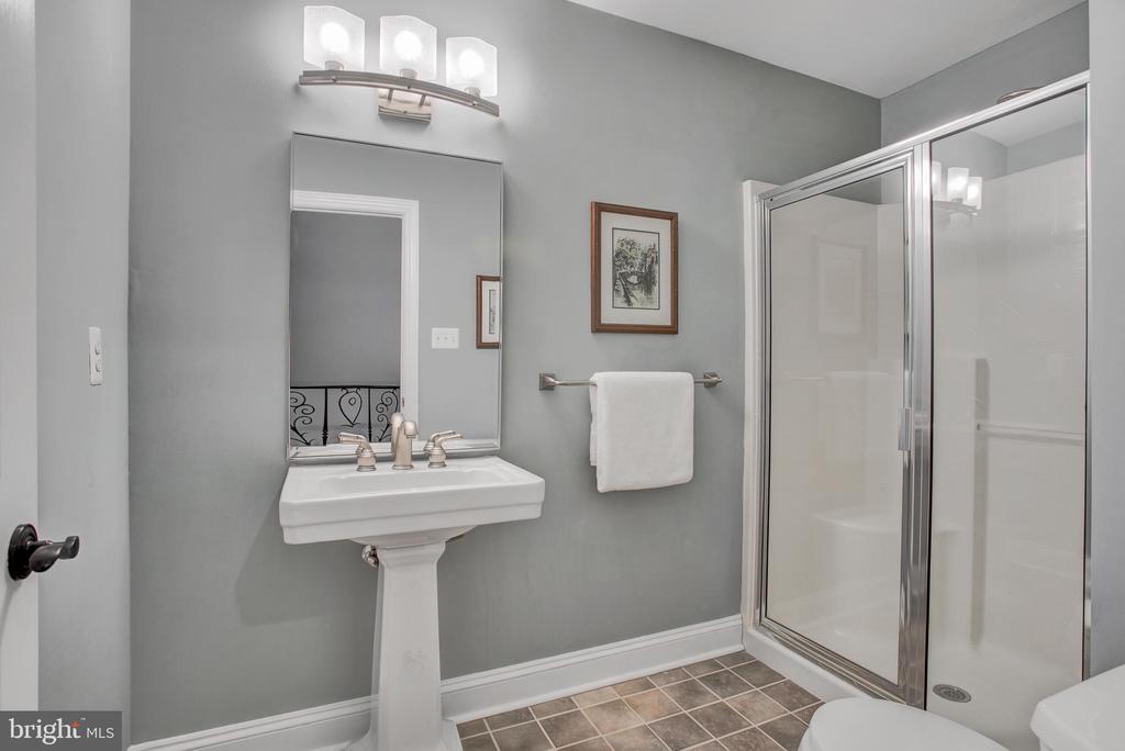 14812 Manor View