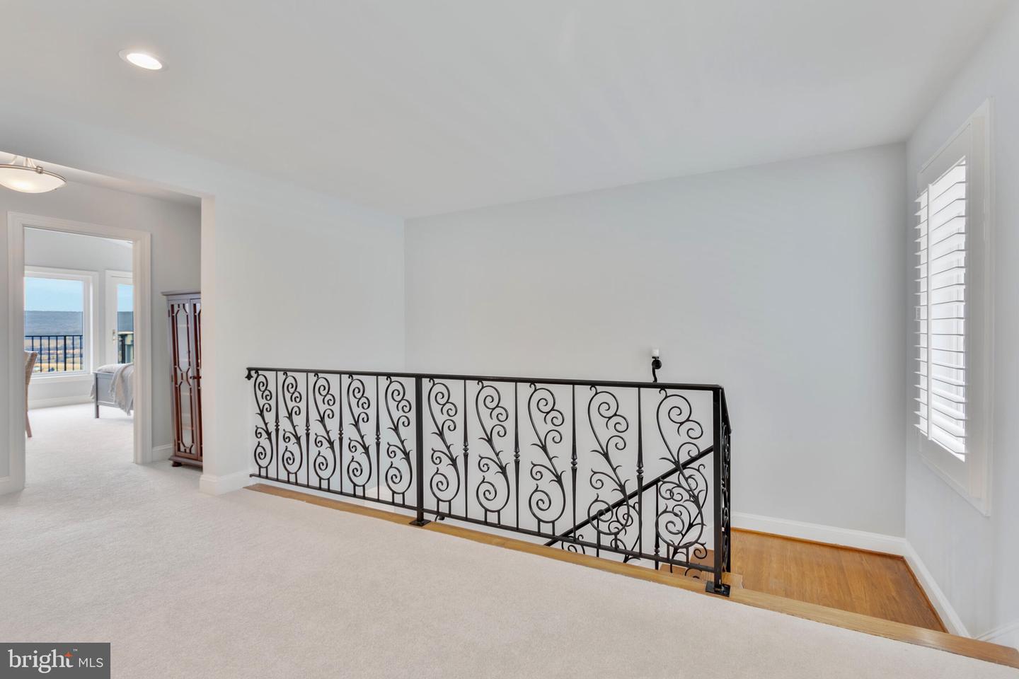 14812 Manor View
