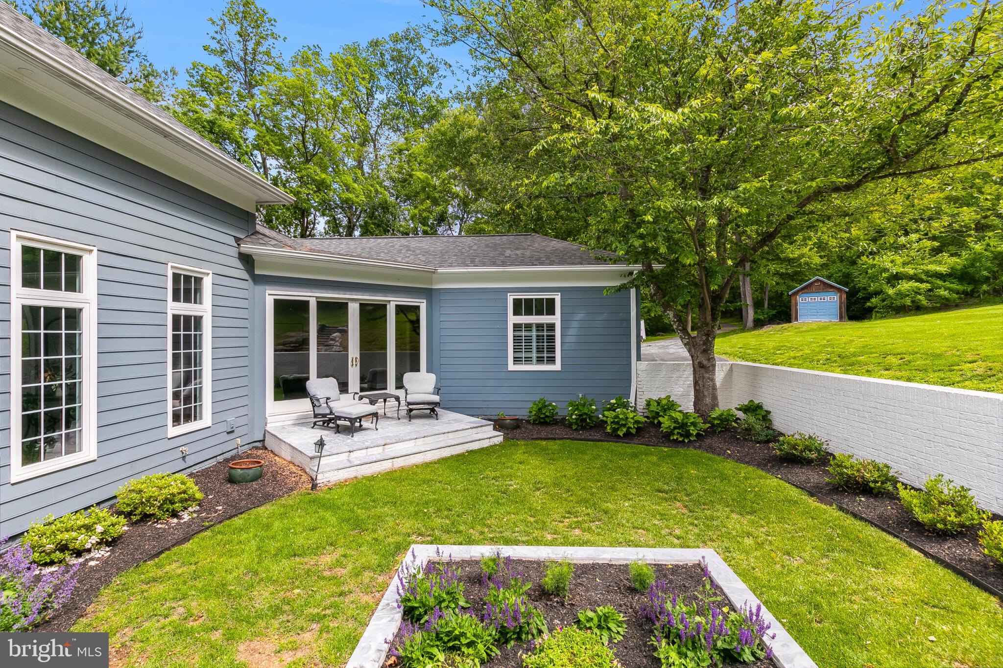 14812 Manor View