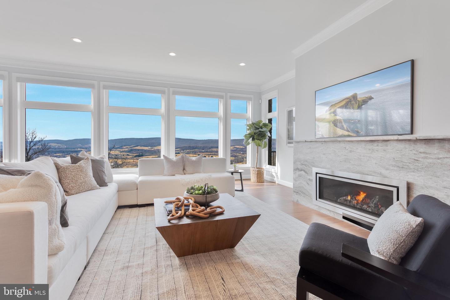 14812 Manor View