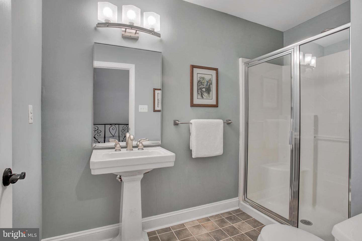 14812 Manor View