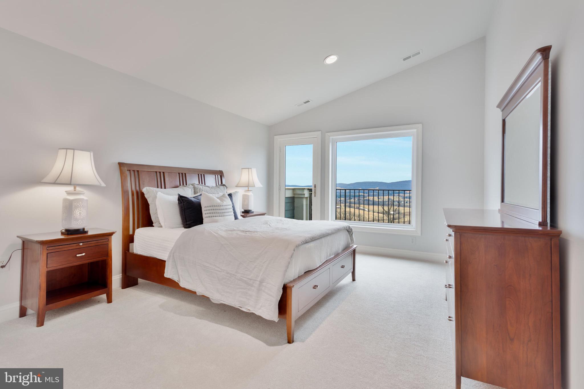 14812 Manor View