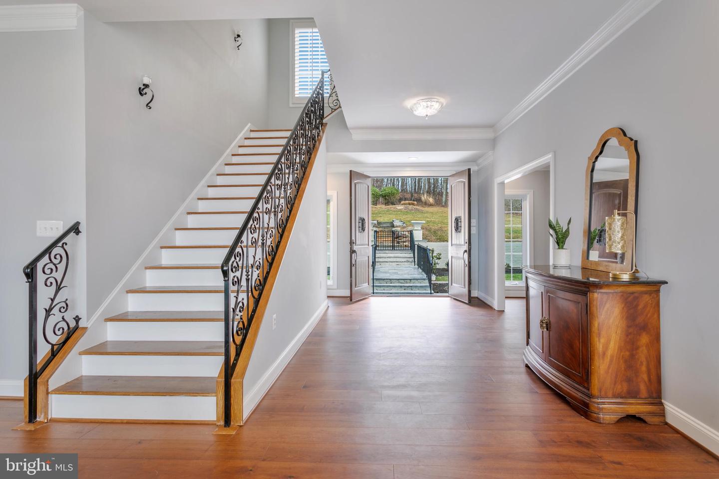 14812 Manor View