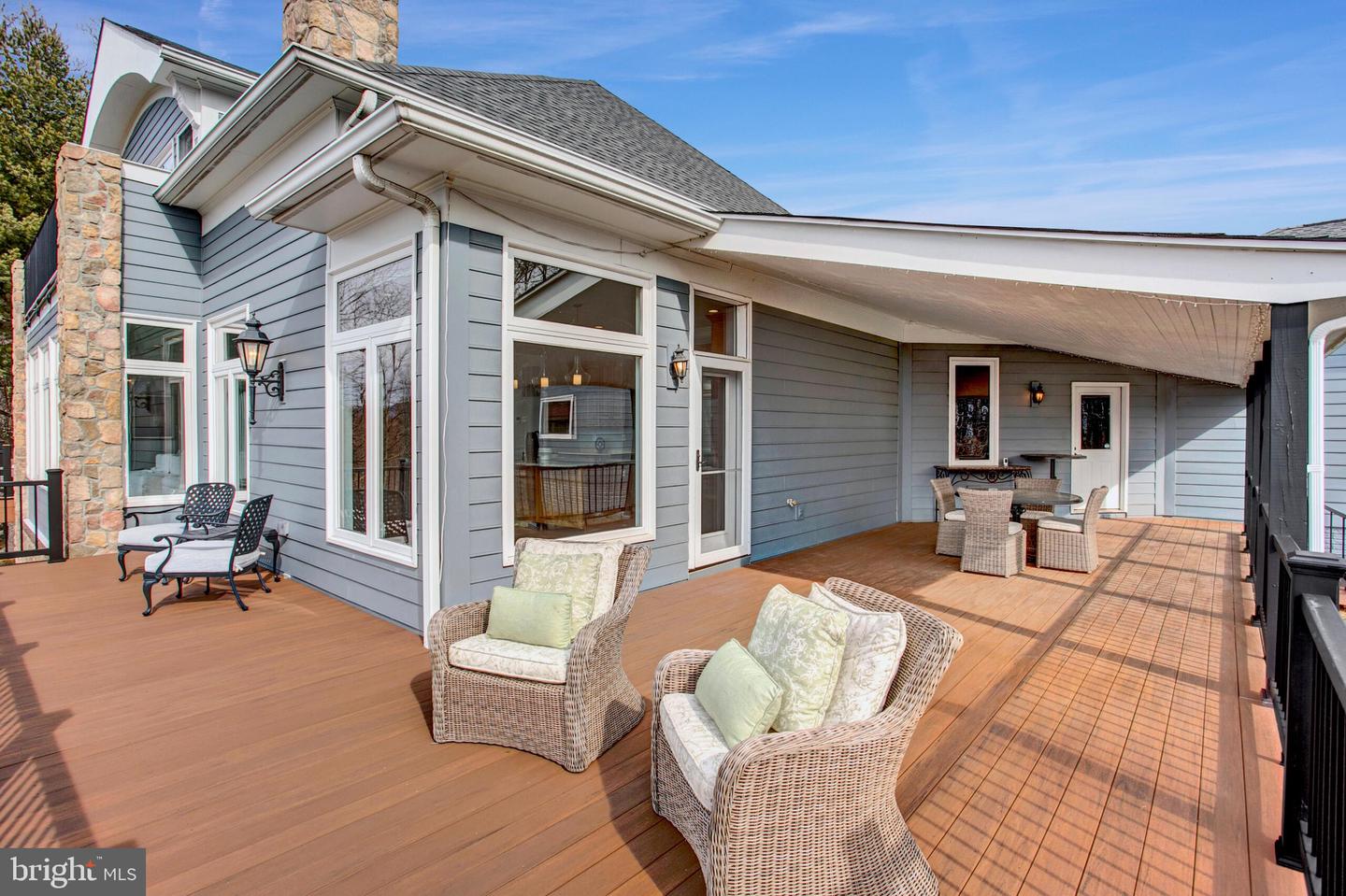 14812 Manor View