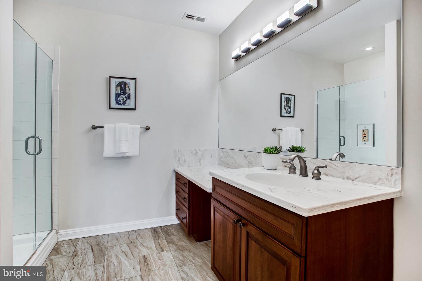14812 Manor View